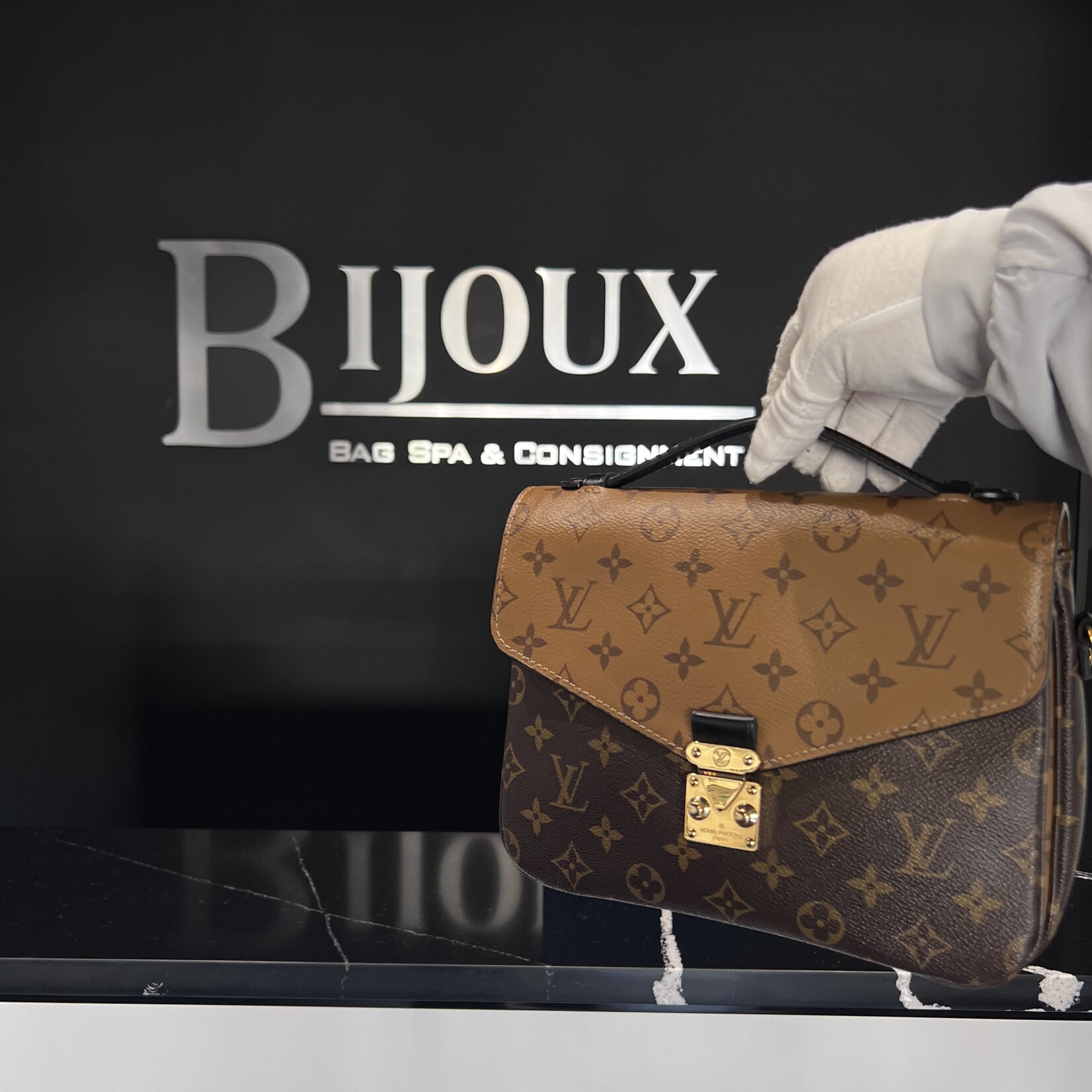 Louis Vuitton SOLD- Louis Vuitton Monogram Reverse Pochette Metis