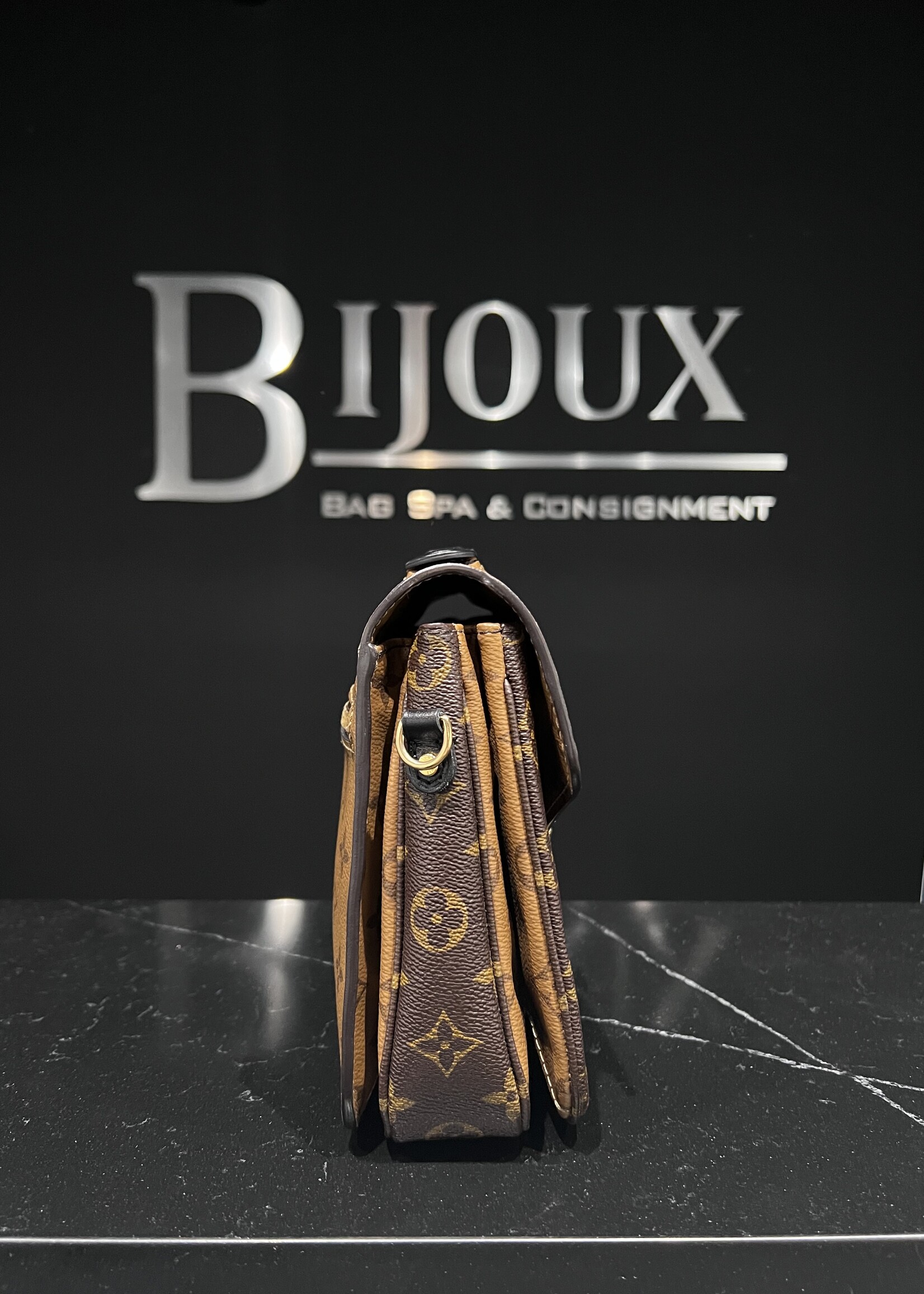 Louis Vuitton SOLD- Louis Vuitton Monogram Reverse Pochette Metis