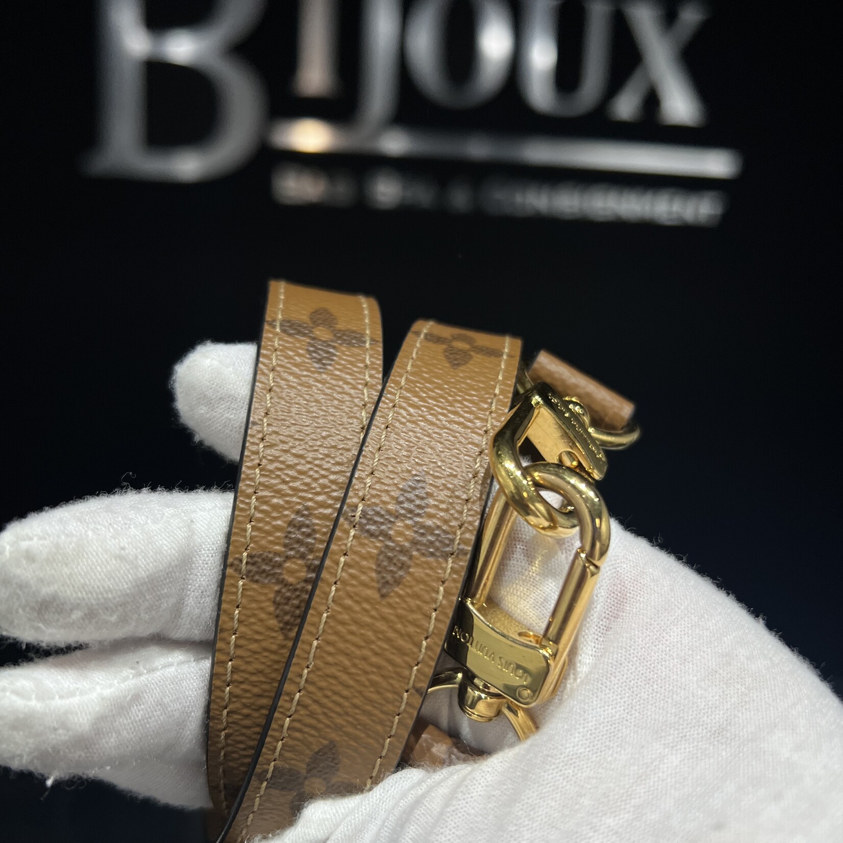Louis Vuitton SOLD- Louis Vuitton Monogram Reverse Pochette Metis
