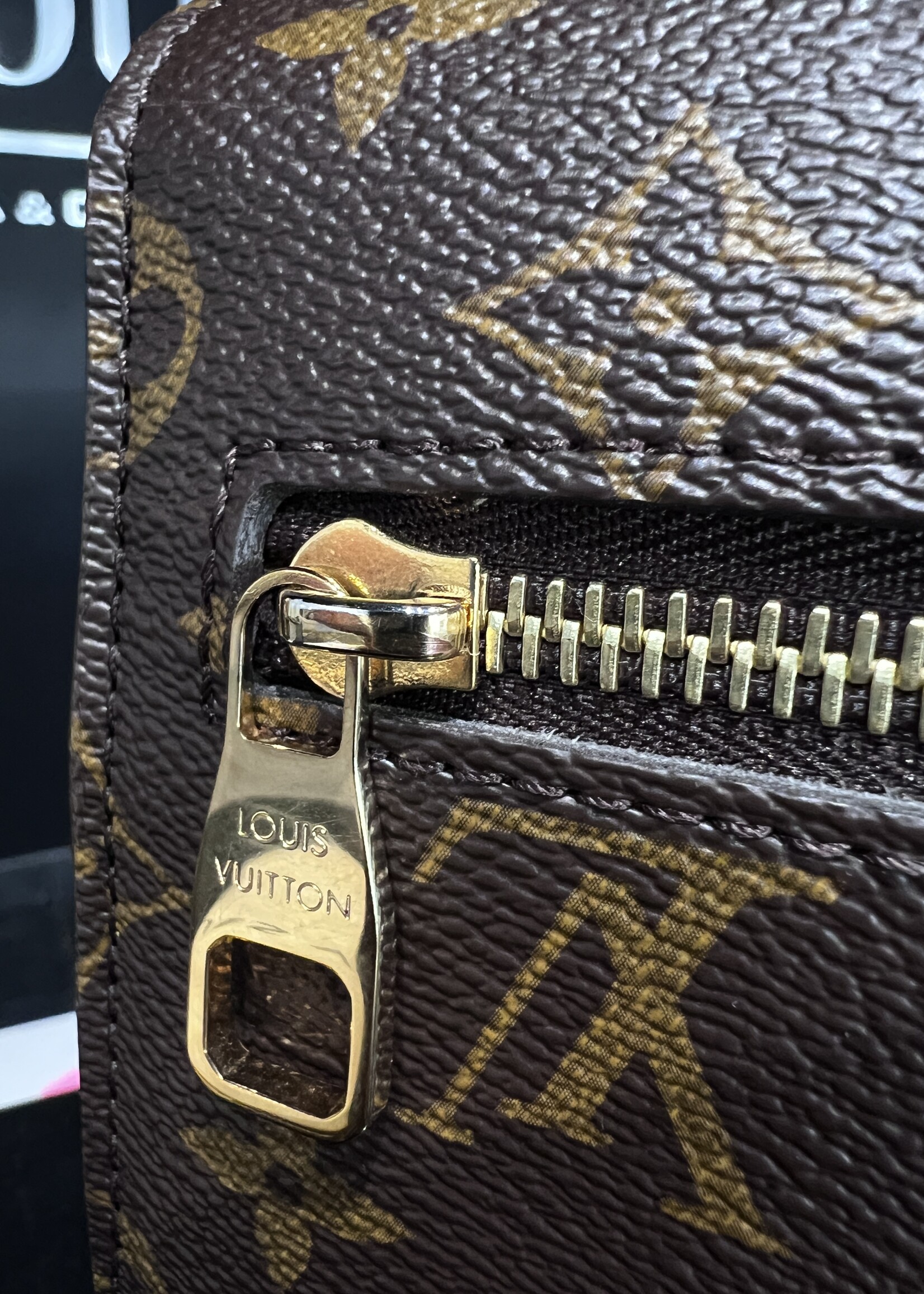 Louis Vuitton Louis Vuitton Pochette Metis