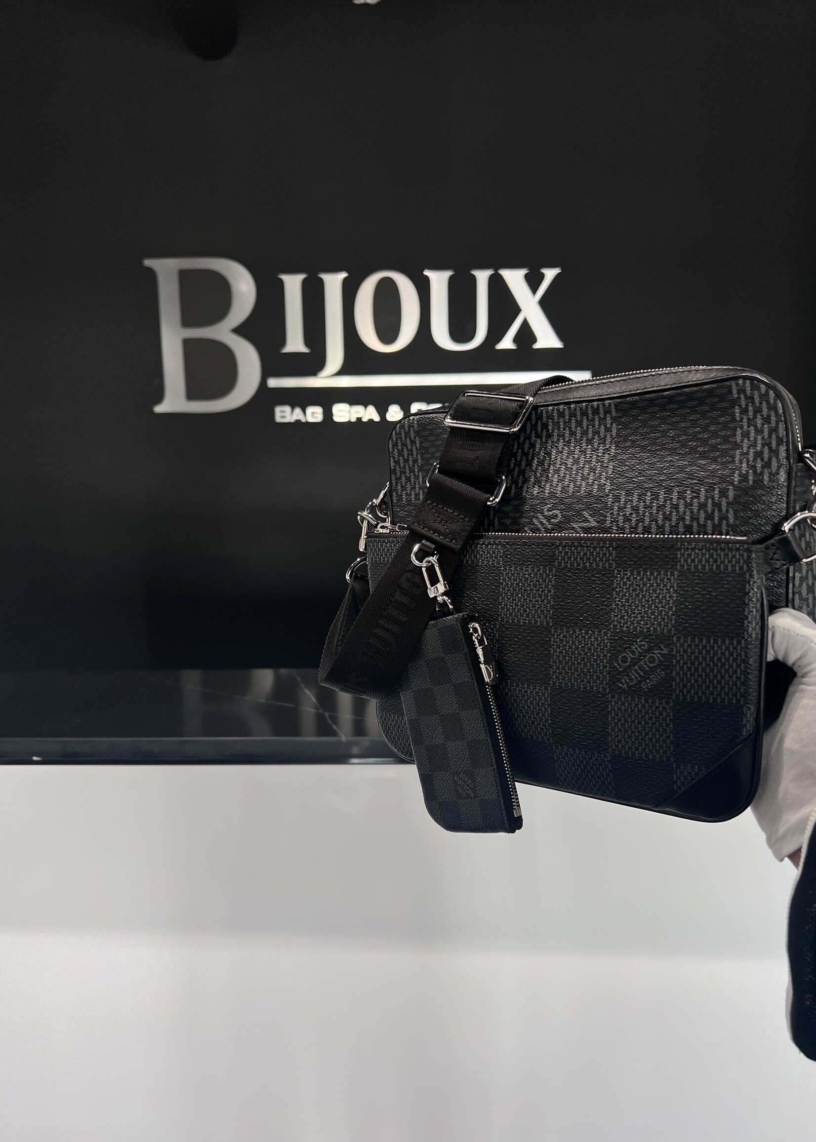 Louis Vuitton SOLD- Louis Vuitton Damier Graphite 3D Trio Messenger
