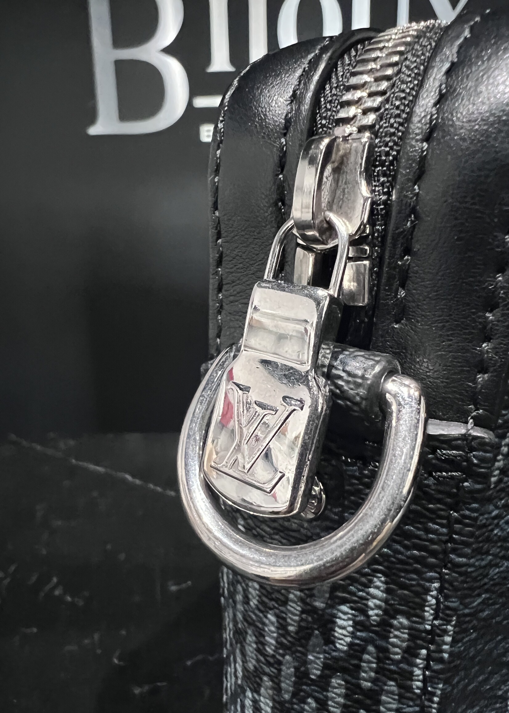 Louis Vuitton SOLD- Louis Vuitton Damier Graphite 3D Trio Messenger
