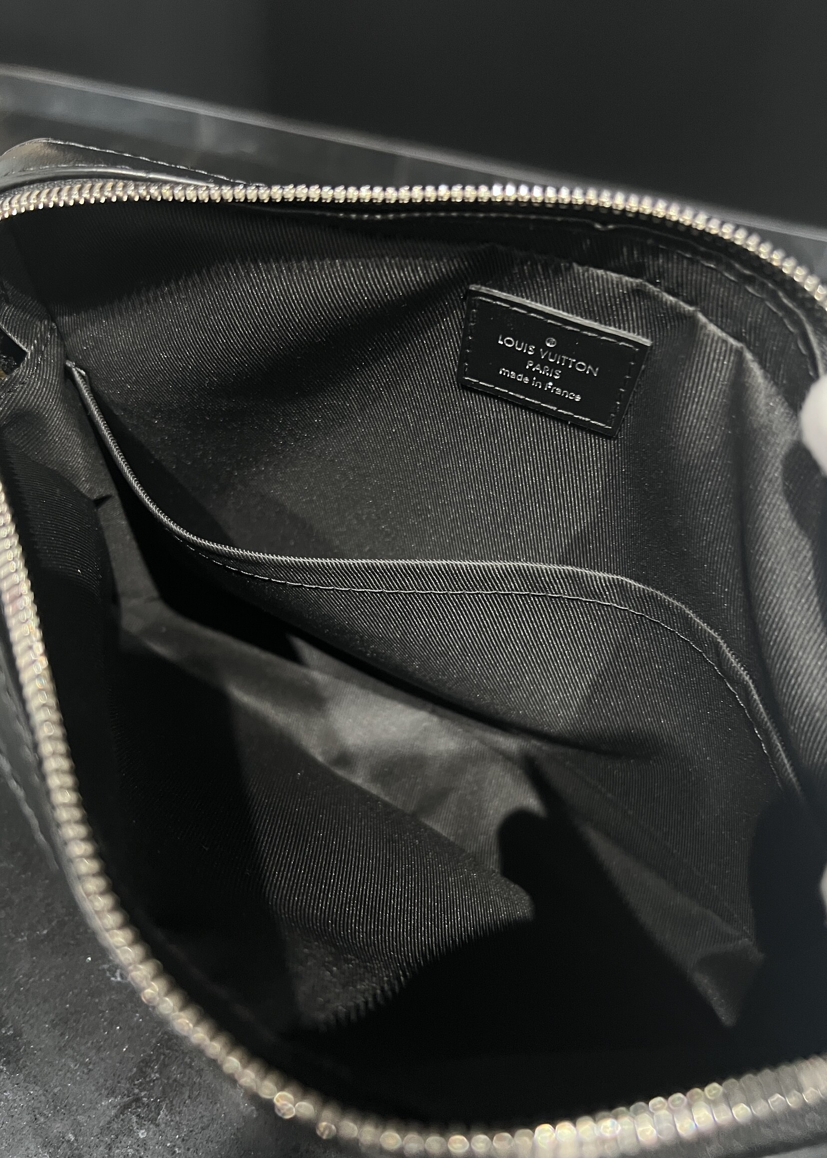 Louis Vuitton SOLD- Louis Vuitton Damier Graphite 3D Trio Messenger