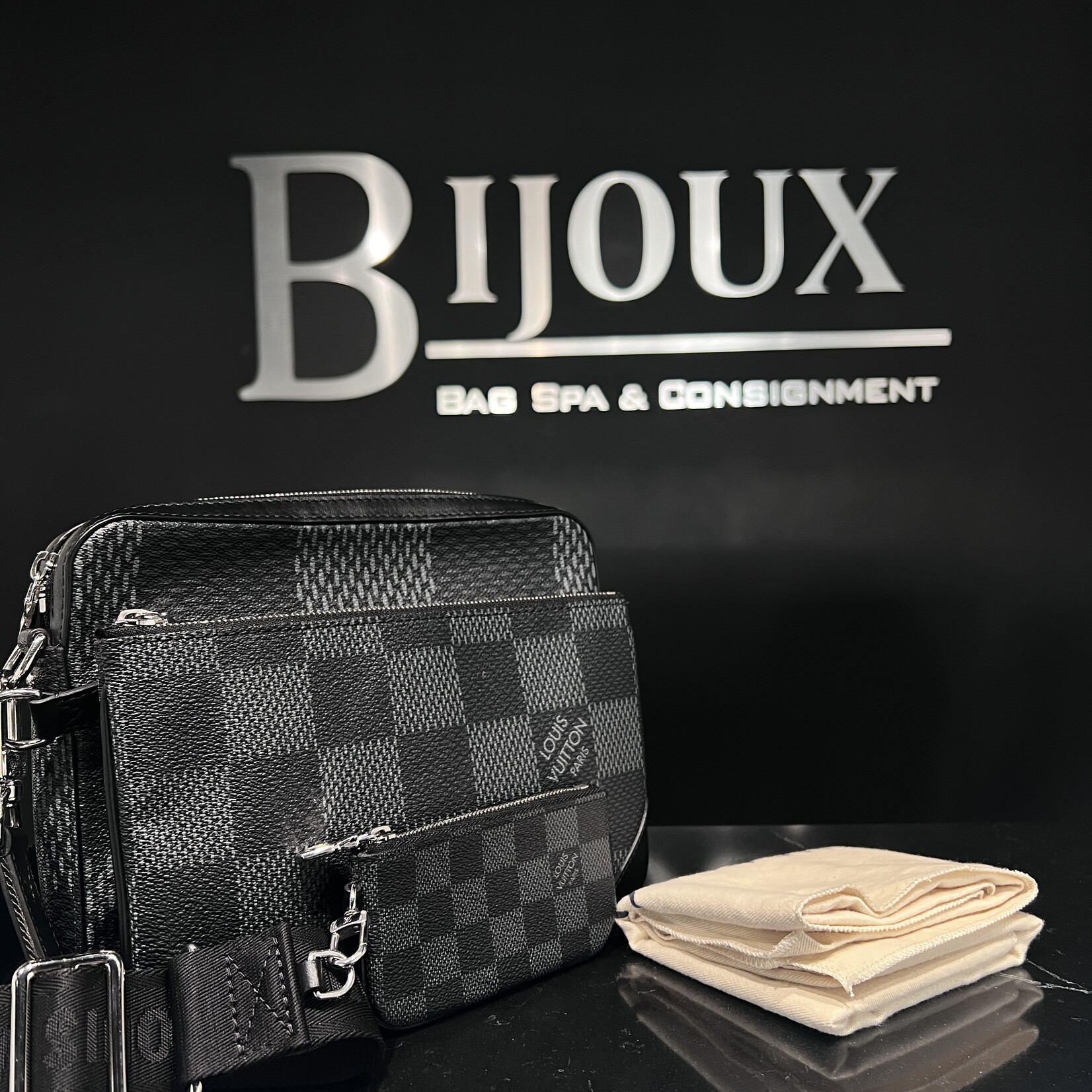 Louis Vuitton SOLD- Louis Vuitton Damier Graphite 3D Trio Messenger