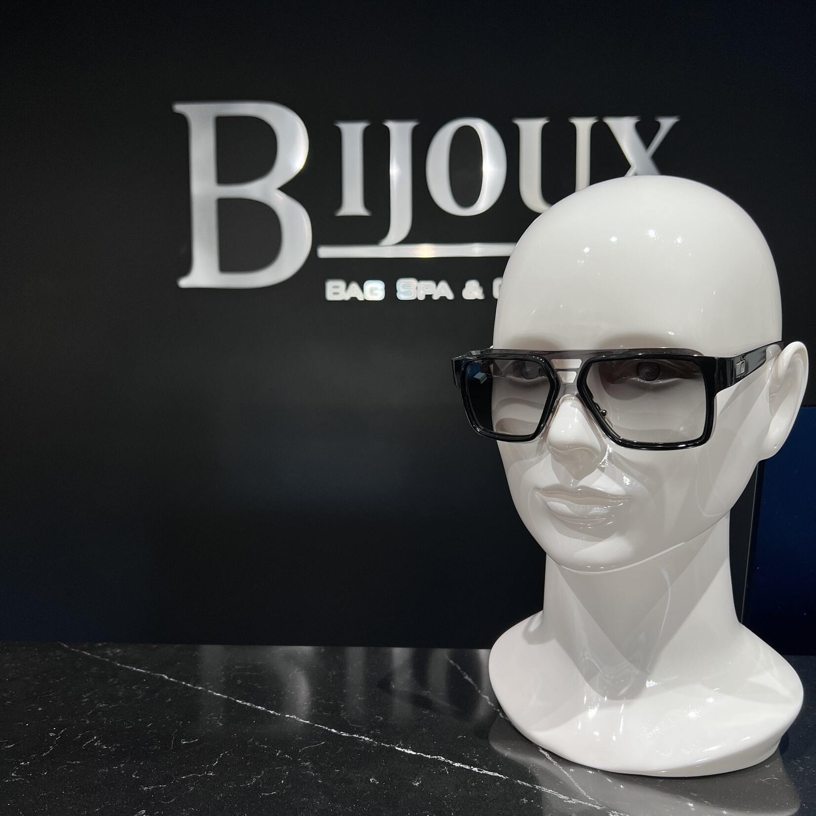 Louis Vuitton Louis Vuitton Z0361U Sunglasses