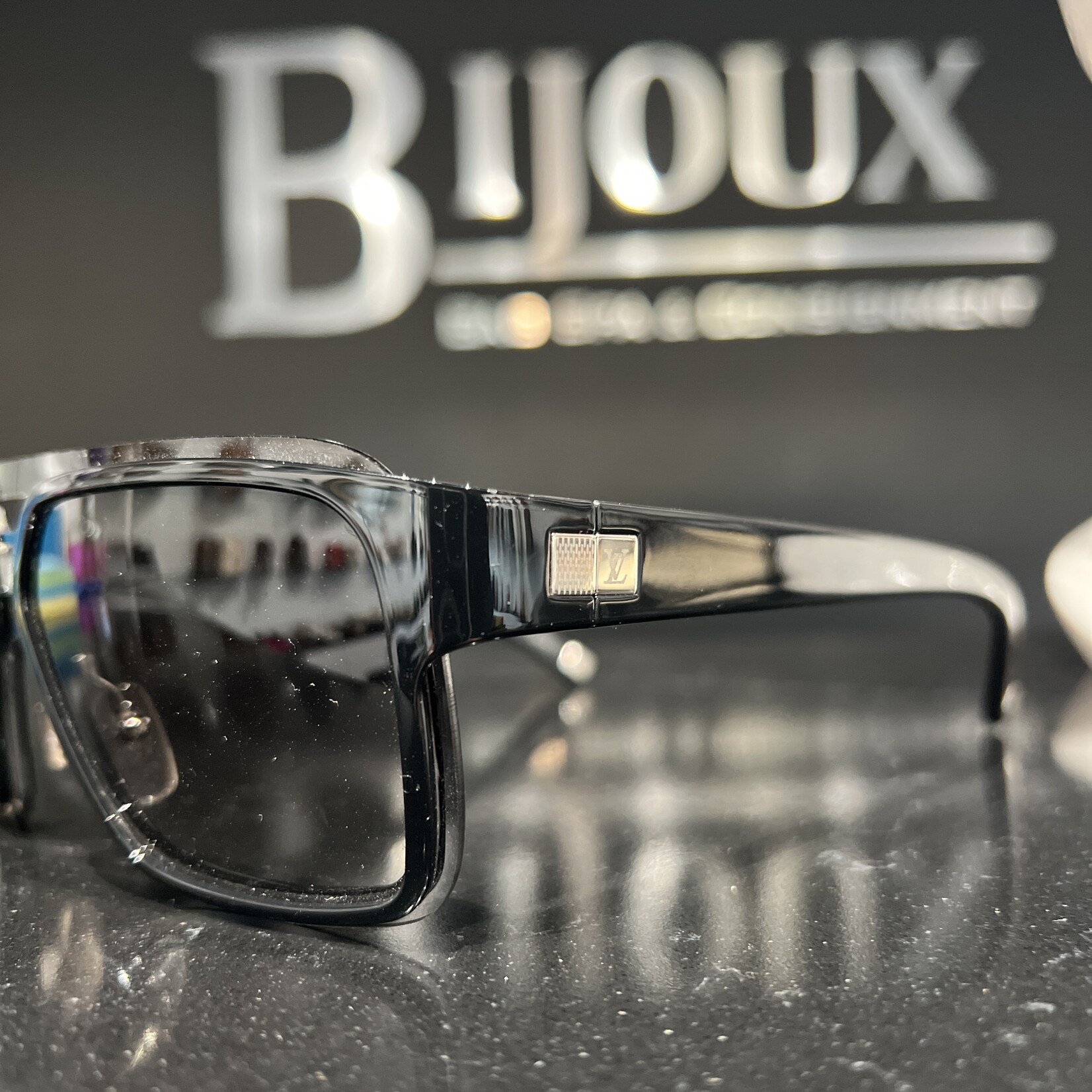 Louis Vuitton Louis Vuitton Z0361U Sunglasses