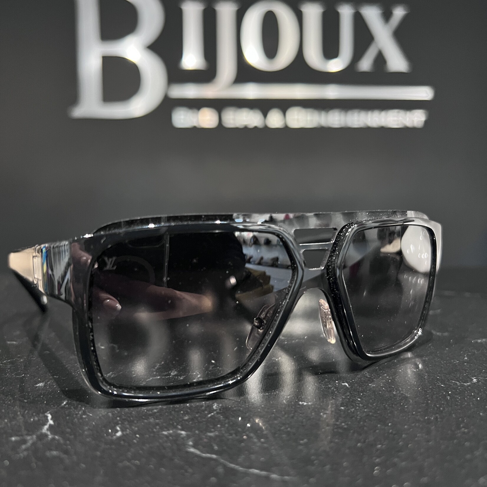 Louis Vuitton Louis Vuitton Z0361U Sunglasses