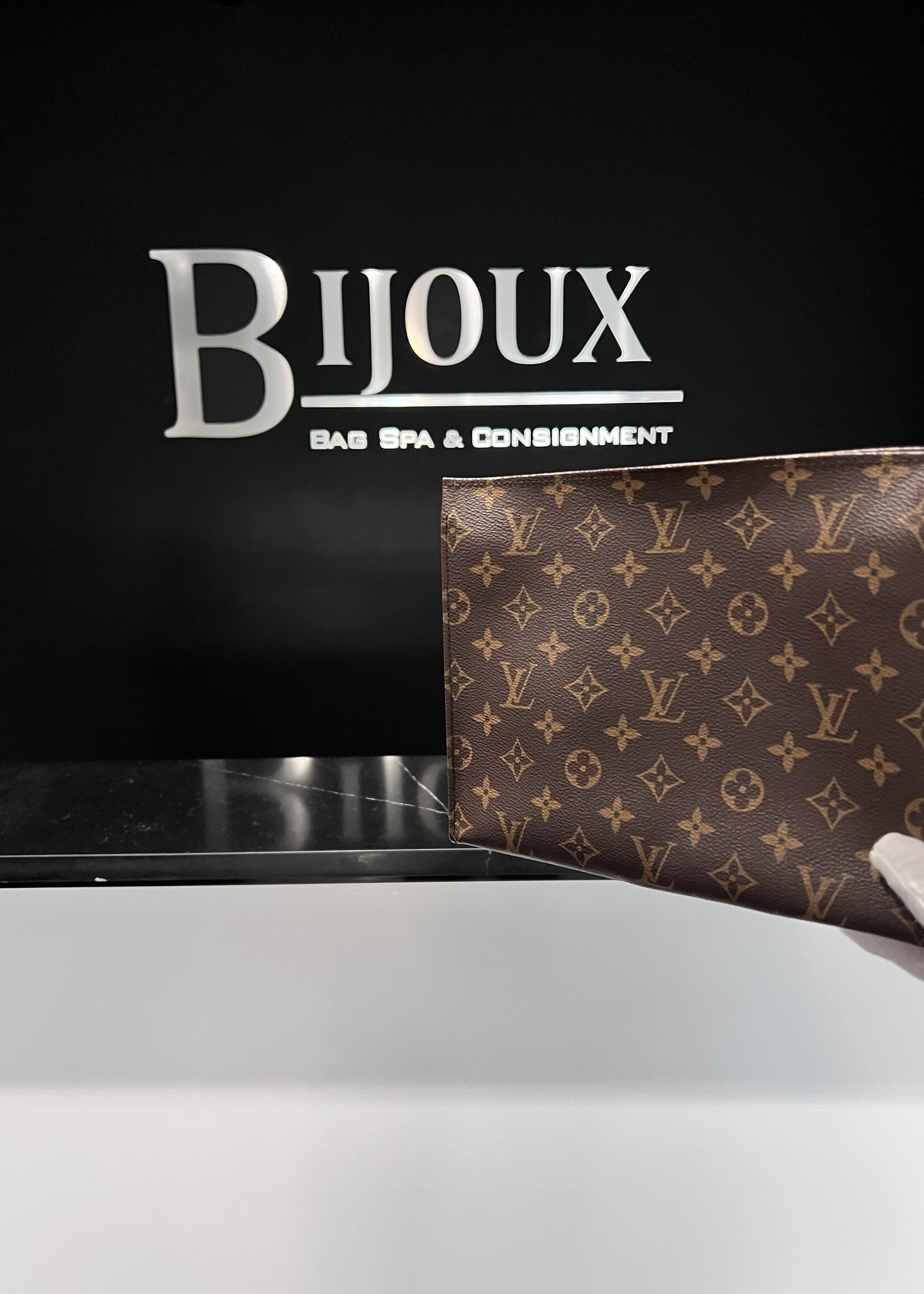 Louis Vuitton SOLD - Louis Vuitton Toiletry 26