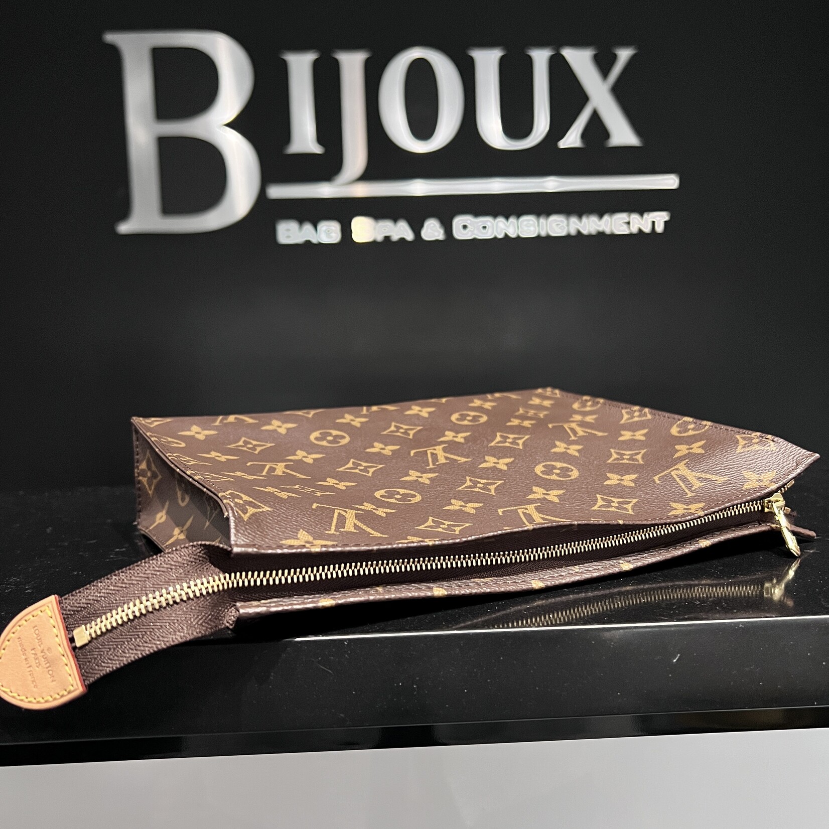 Louis Vuitton SOLD - Louis Vuitton Toiletry 26