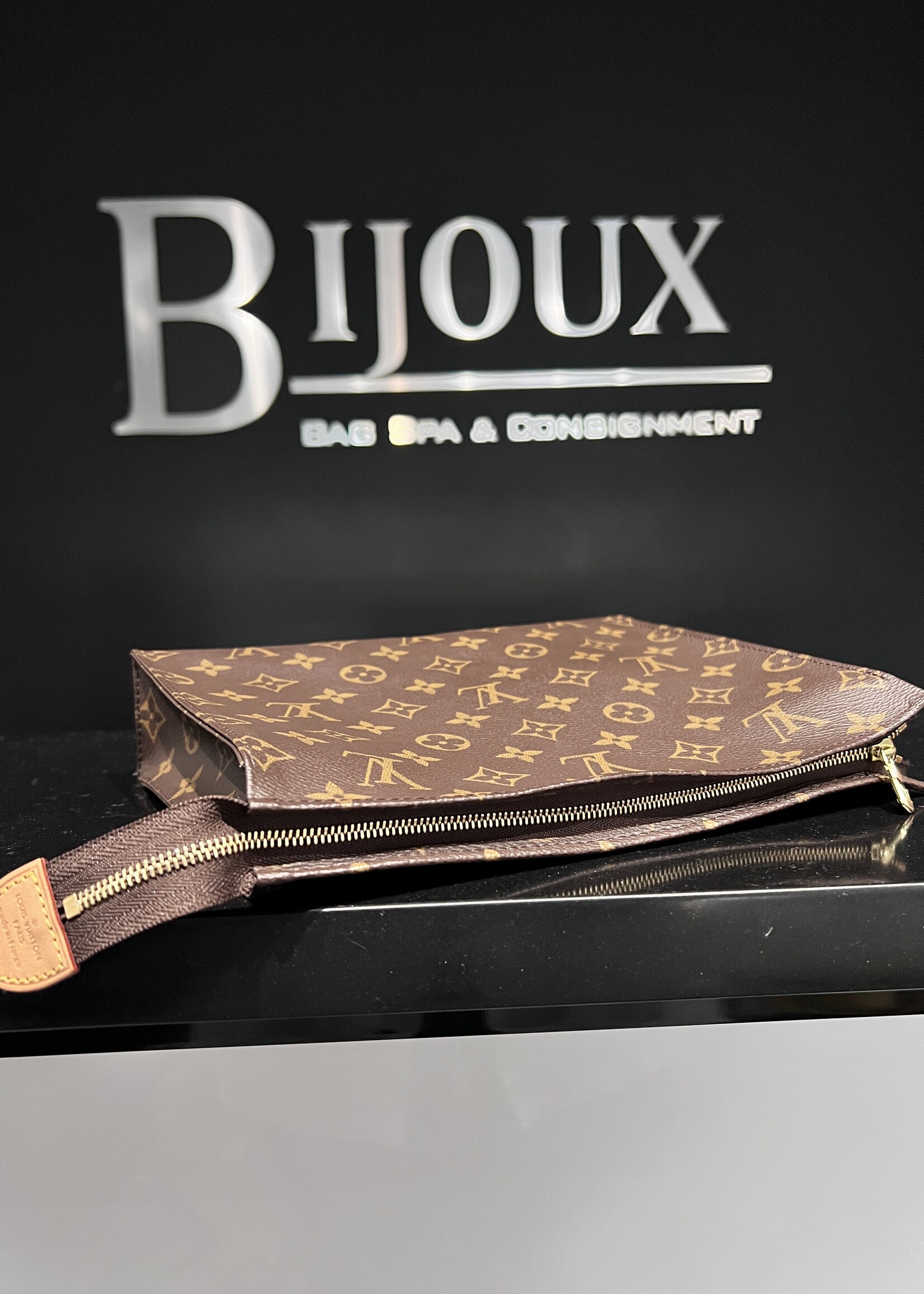 Louis Vuitton SOLD - Louis Vuitton Toiletry 26