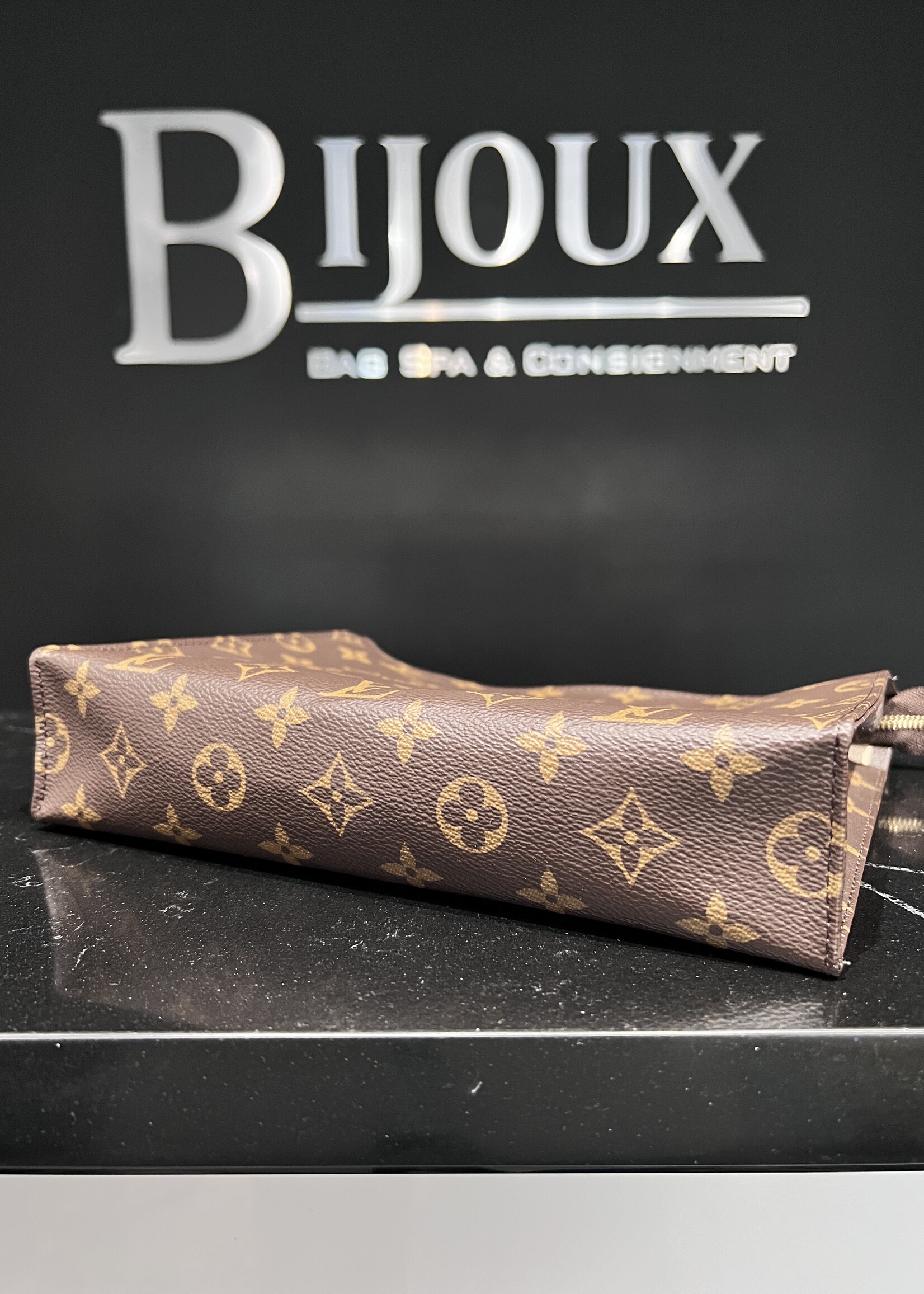 Louis Vuitton SOLD - Louis Vuitton Toiletry 26
