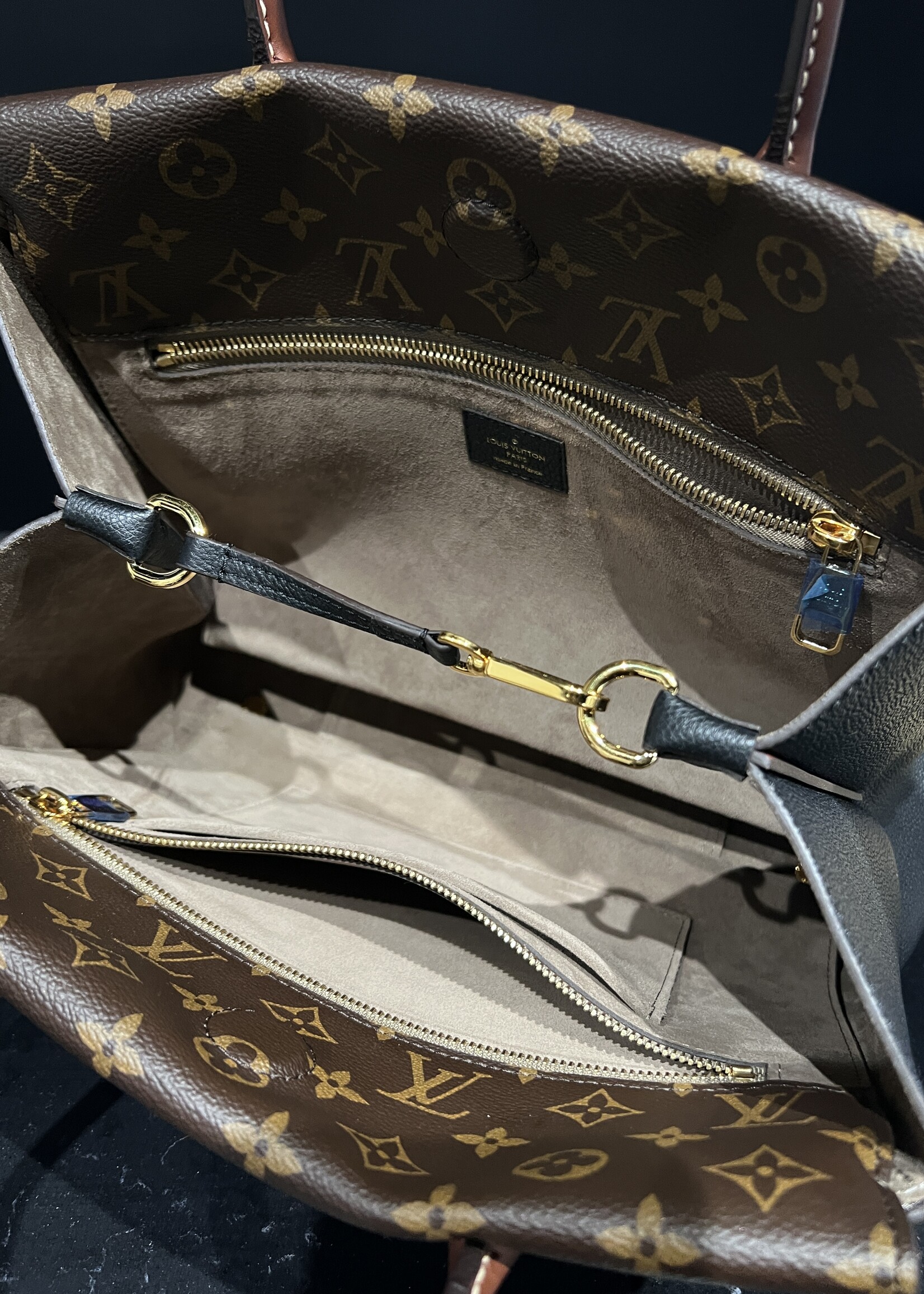 Louis Vuitton Louis Vuitton W Tote