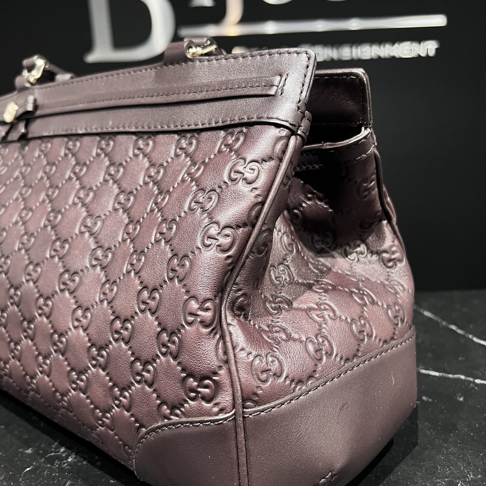 Gucci SOLD- Gucci Signature Mayfair