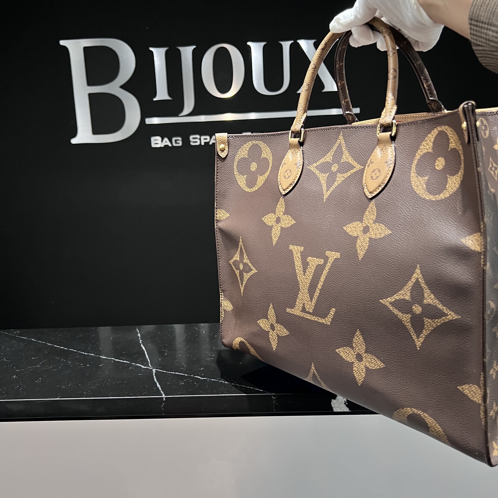 Louis Vuitton On The Go Tote GM Bijoux Bag Spa Consignment