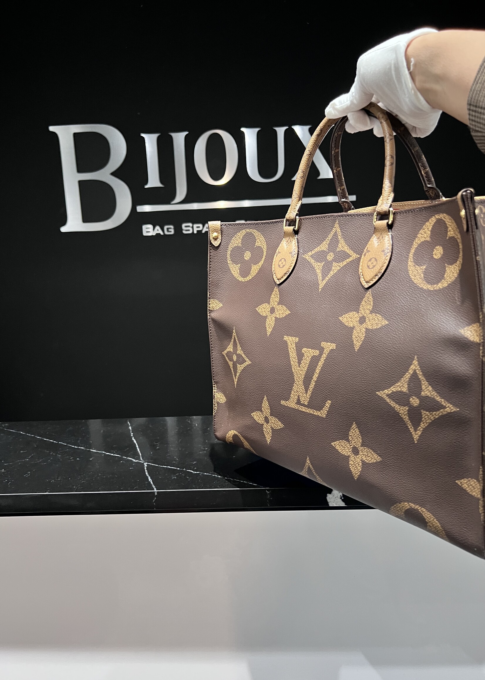 Louis Vuitton SOLD- Louis Vuitton On The Go Tote GM