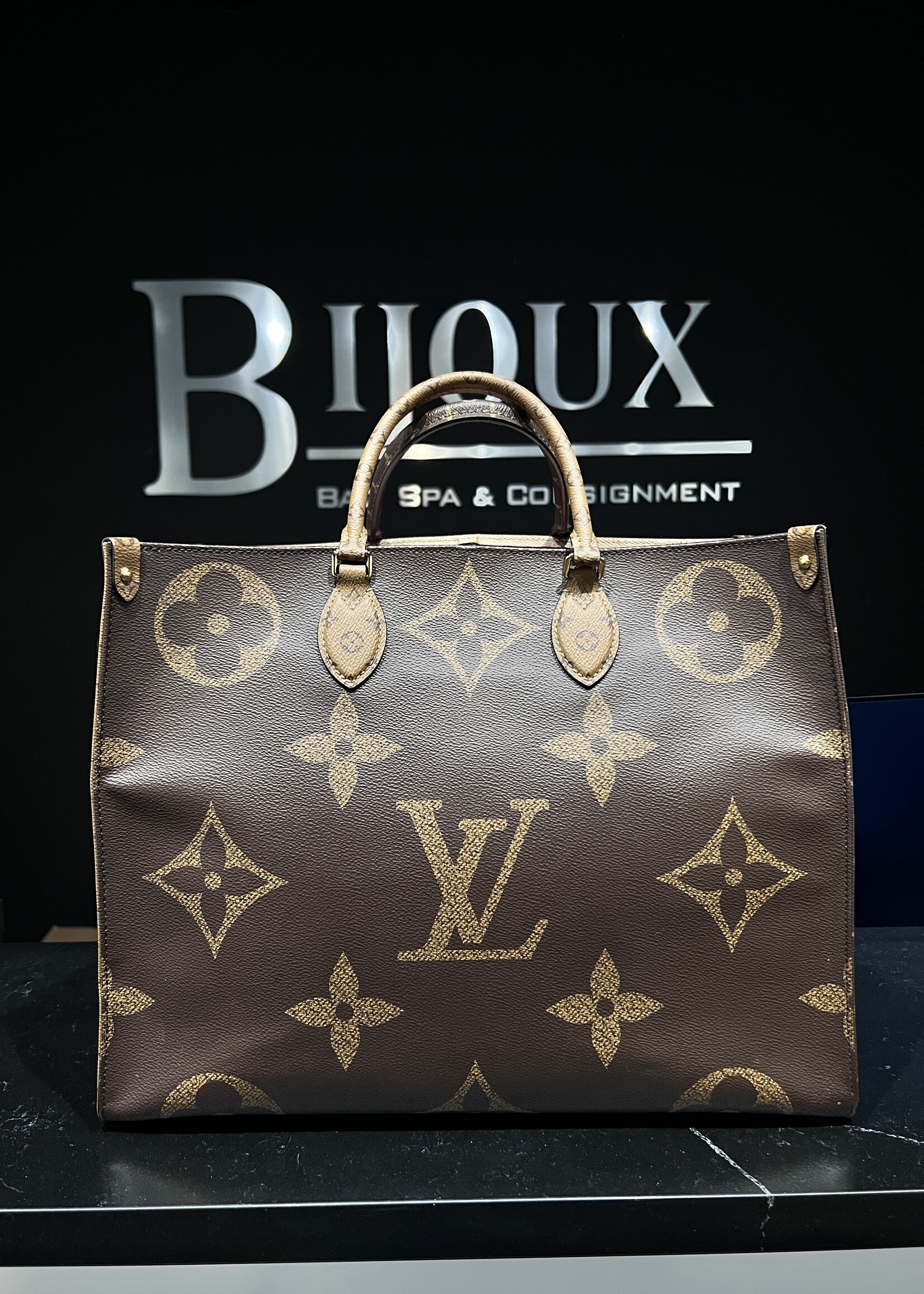 Louis Vuitton SOLD- Louis Vuitton On The Go Tote GM