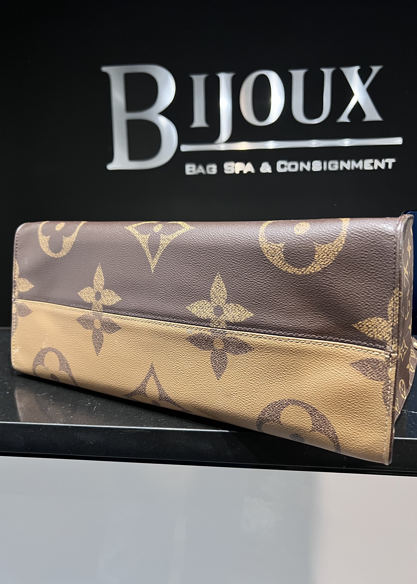 Louis Vuitton SOLD- Louis Vuitton On The Go Tote GM