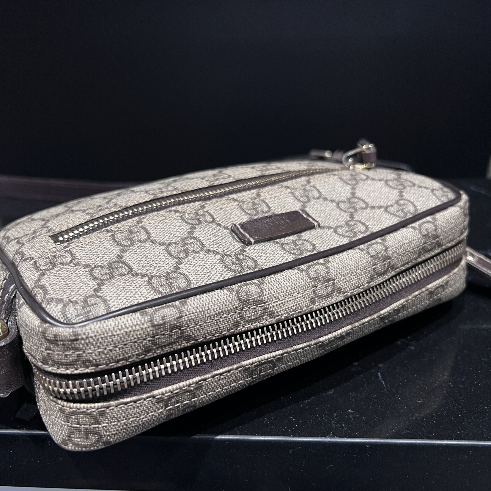 Gucci SOLD - Gucci Supreme Camera Bag