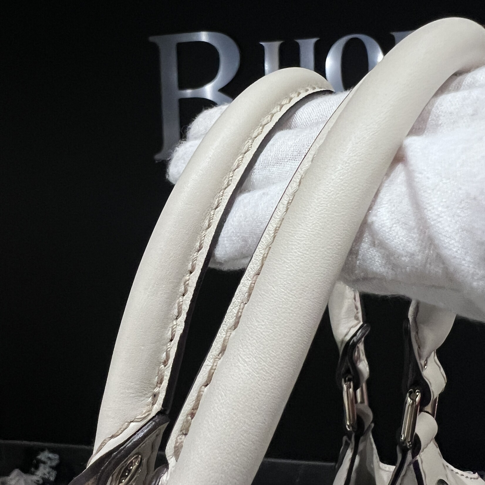 Gucci SOLD- Gucci White Sukey