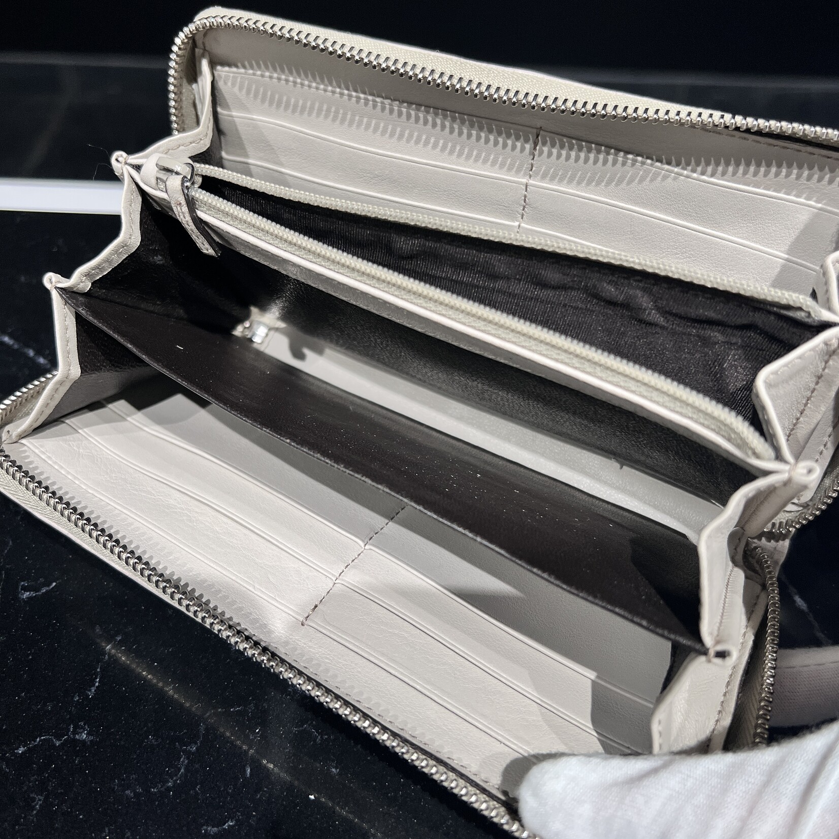 Gucci Gucci Guccissima Zip Wallet