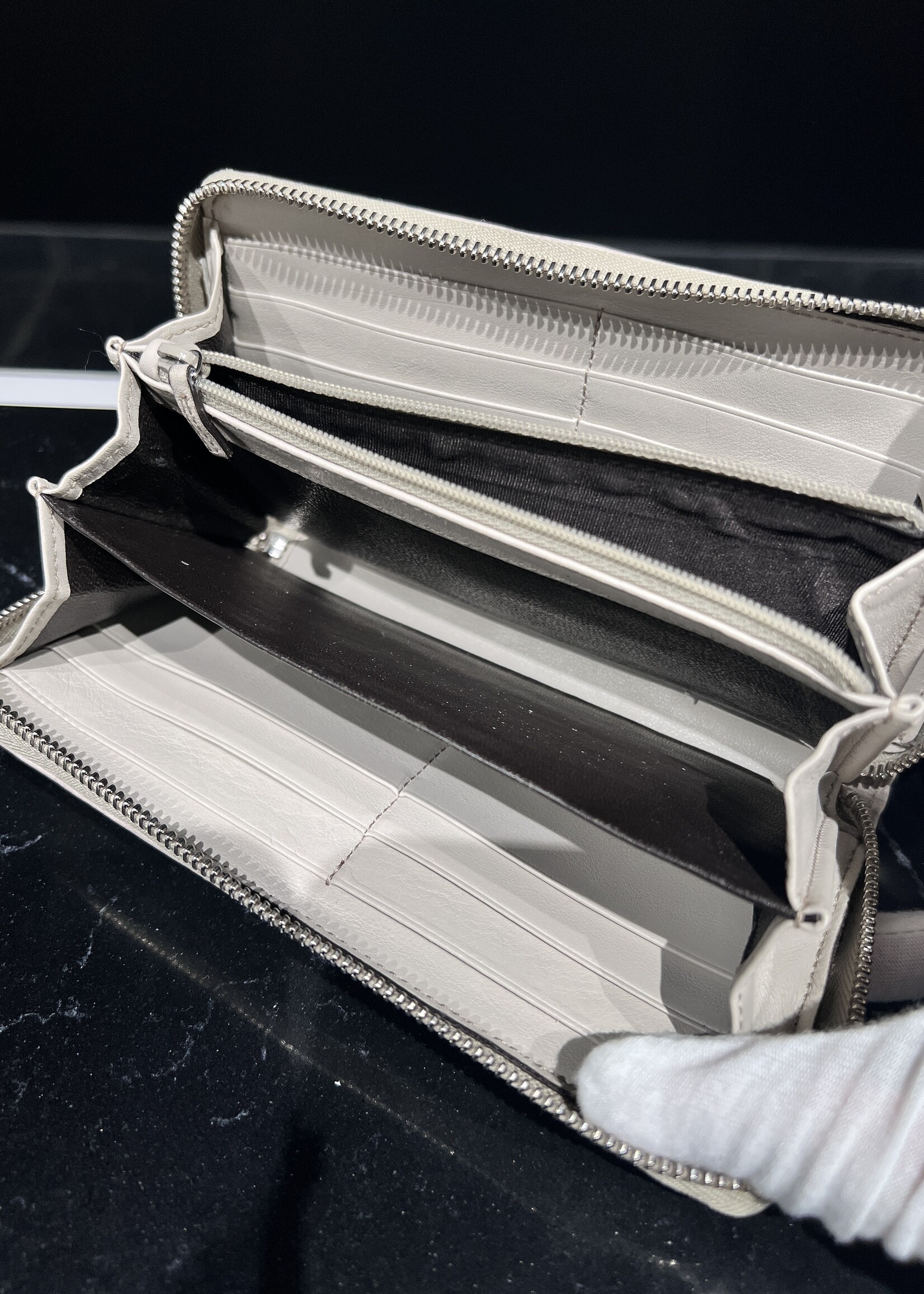 Gucci Gucci Guccissima Zip Wallet