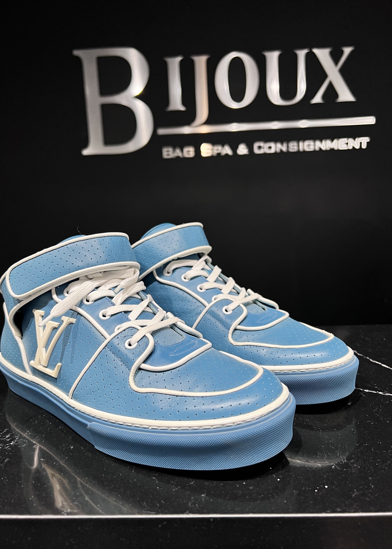 Louis Vuitton Louis Vuitton Acapulco Sneaker 8.5