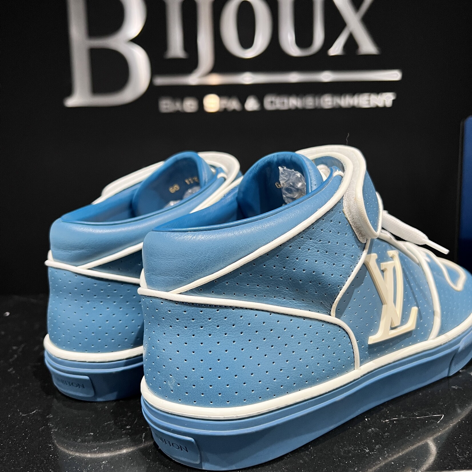 Louis Vuitton Louis Vuitton Acapulco Sneaker 8.5