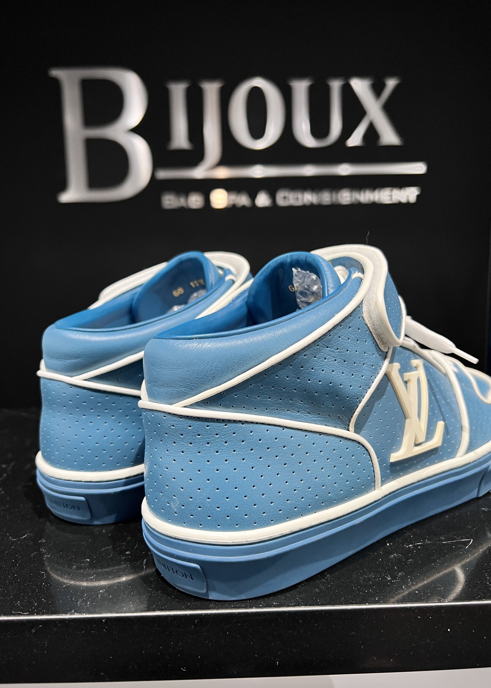 Louis Vuitton Louis Vuitton Acapulco Sneaker 8.5