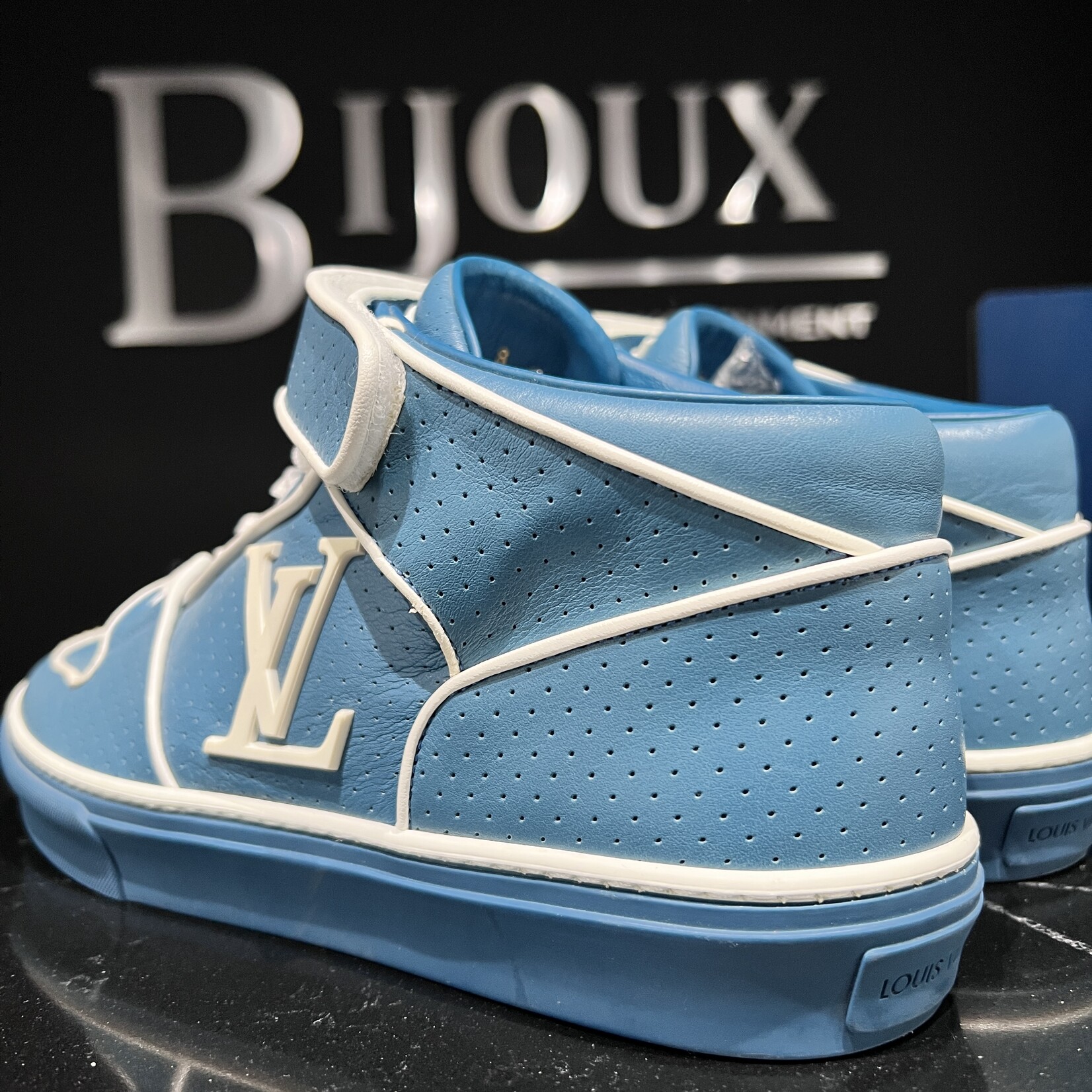 Louis Vuitton Louis Vuitton Acapulco Sneaker 8.5