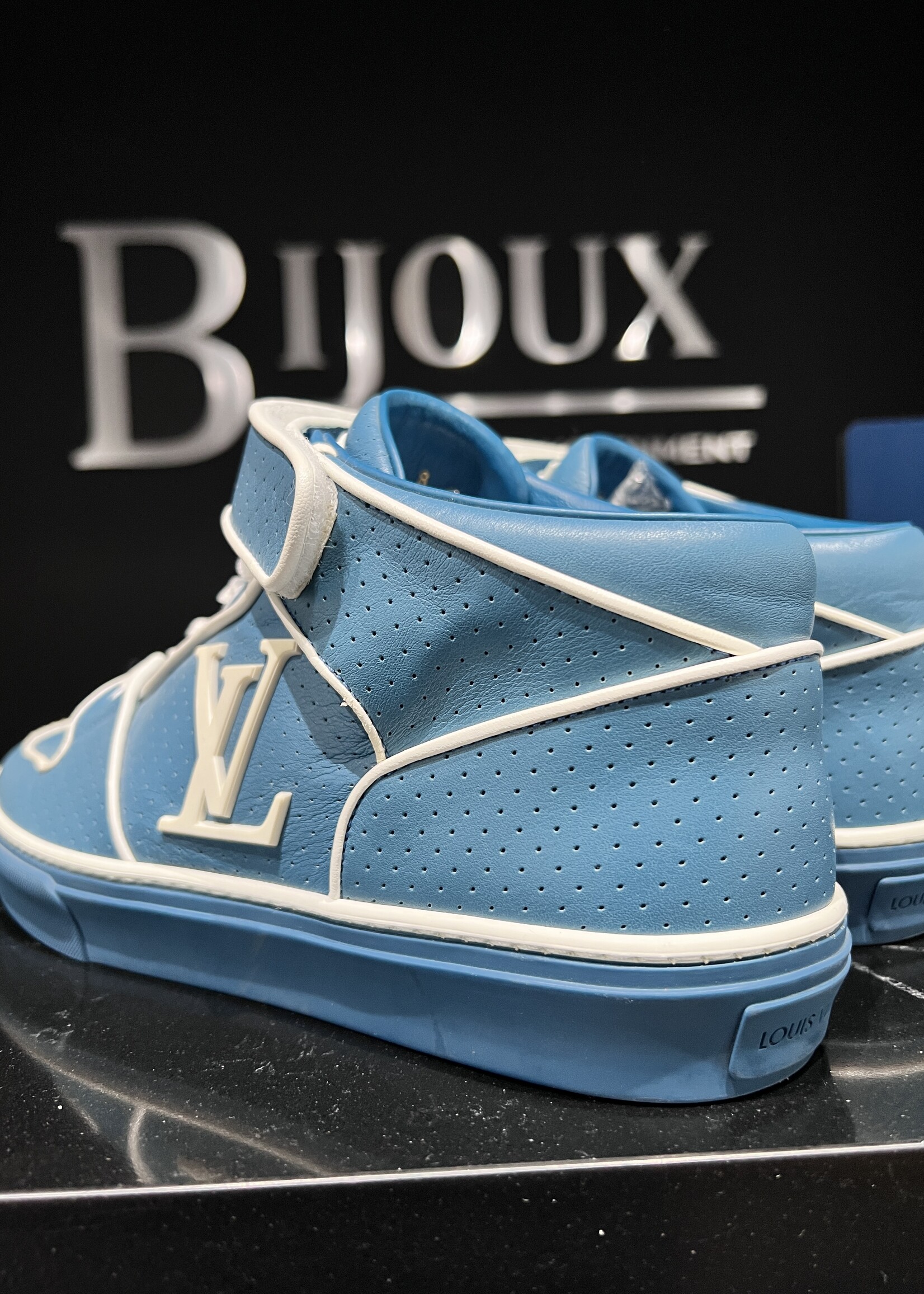 Louis Vuitton Louis Vuitton Acapulco Sneaker 8.5