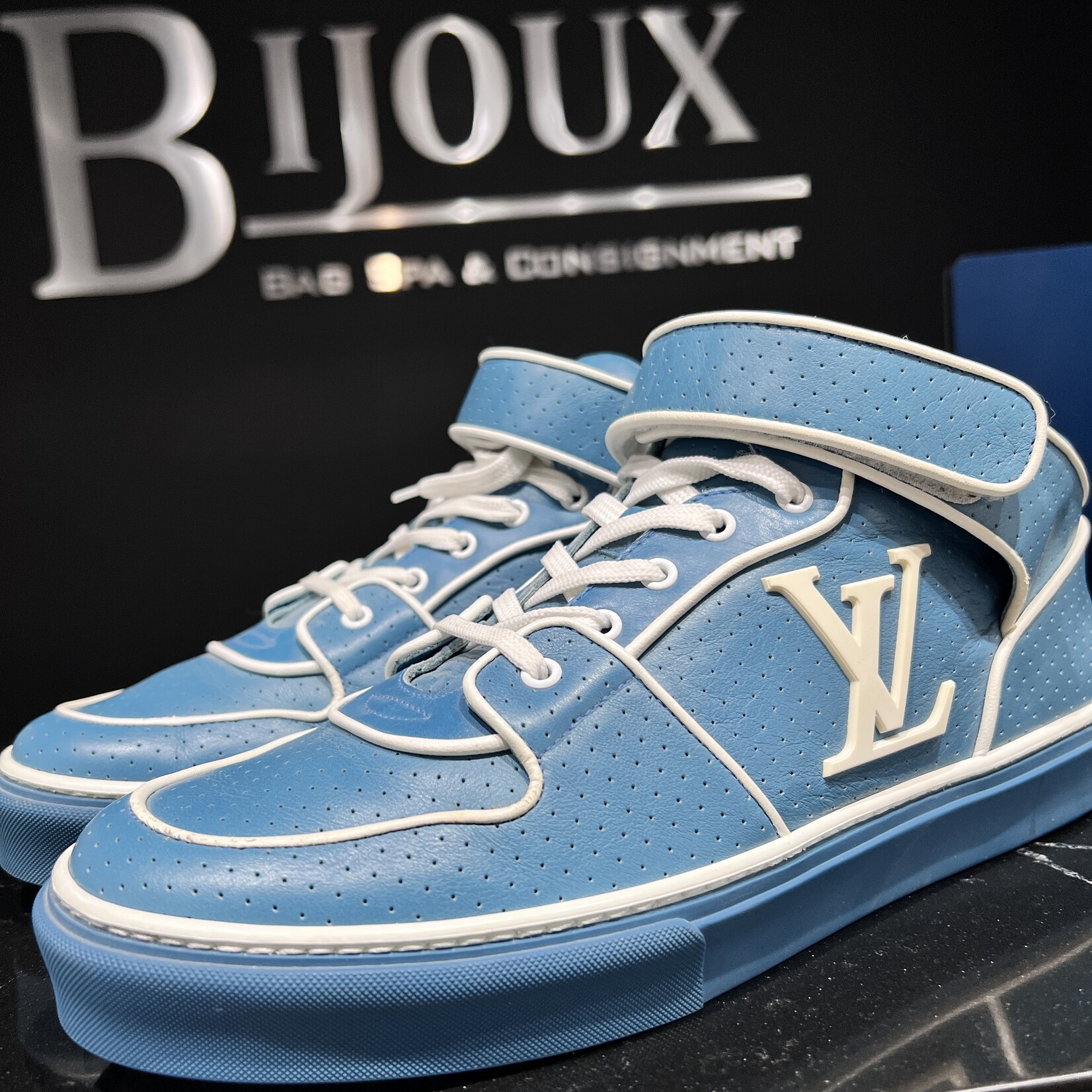 Louis Vuitton Louis Vuitton Acapulco Sneaker 8.5