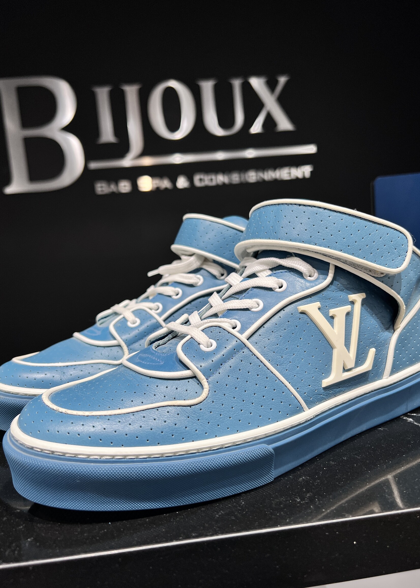 Louis Vuitton Louis Vuitton Acapulco Sneaker 8.5