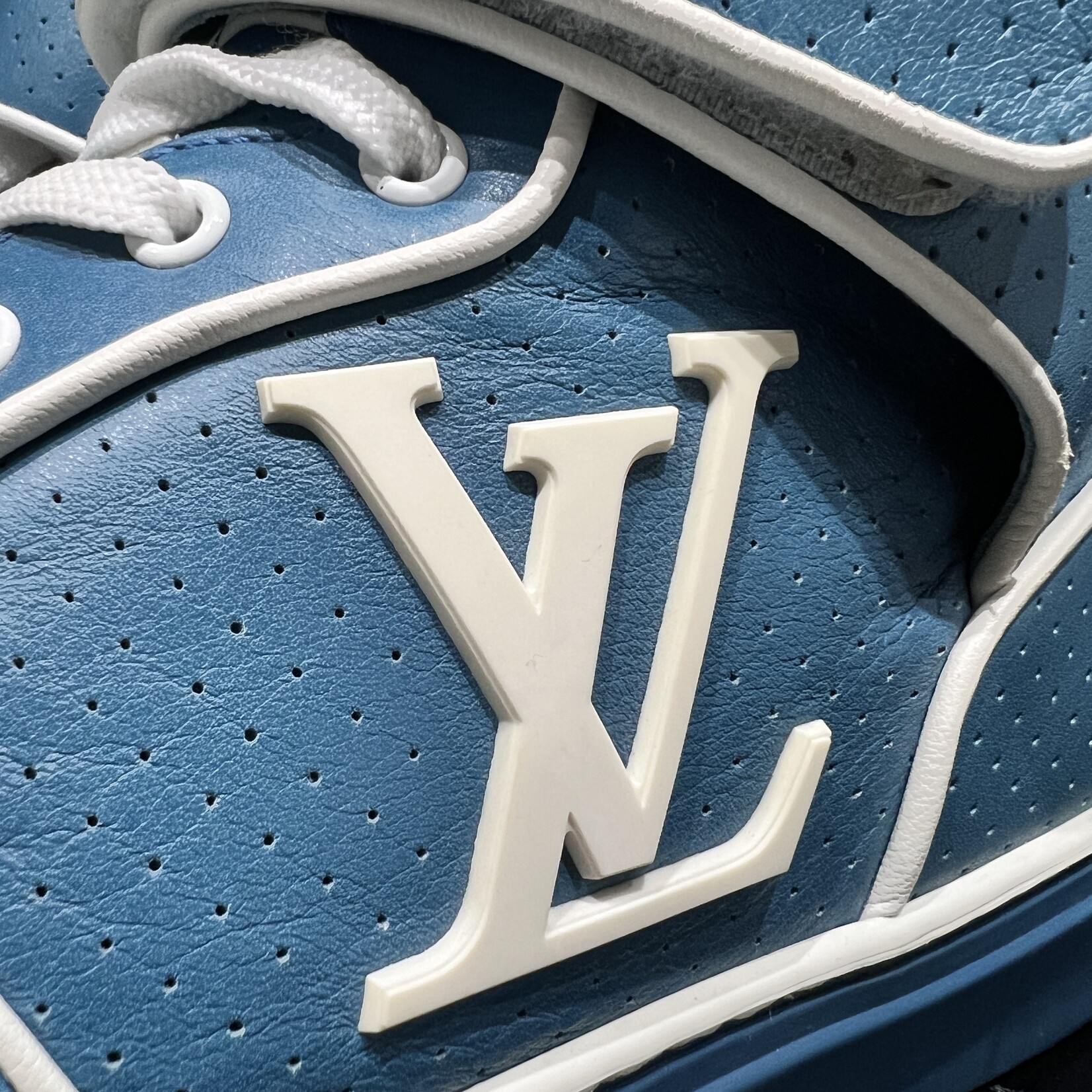 Louis Vuitton Louis Vuitton Acapulco Sneaker 8.5