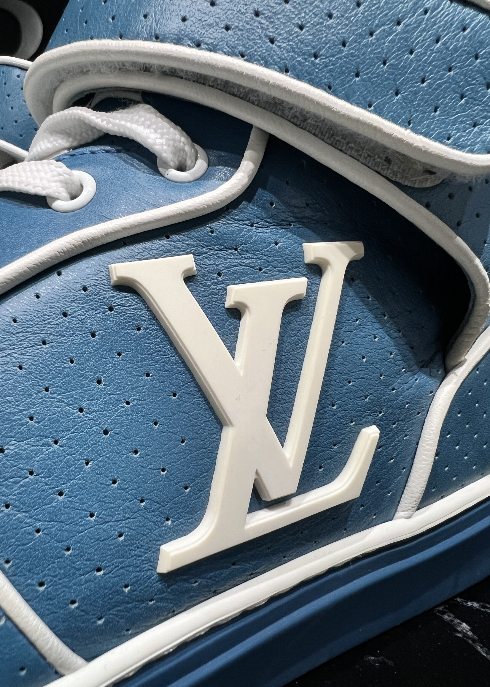 Louis Vuitton Louis Vuitton Acapulco Sneaker 8.5