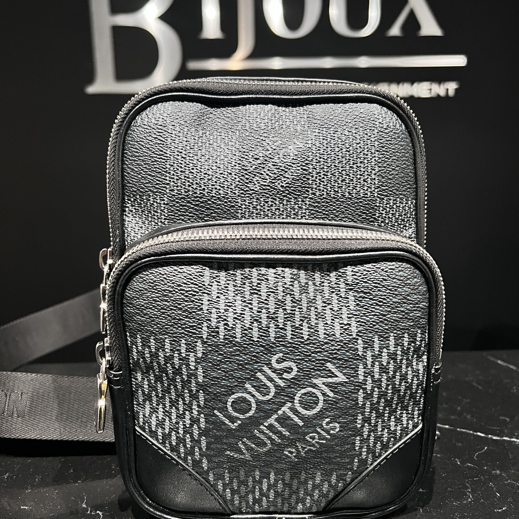 Louis Vuitton SOLD - Louis Vuitton Messenger Damier Graphite