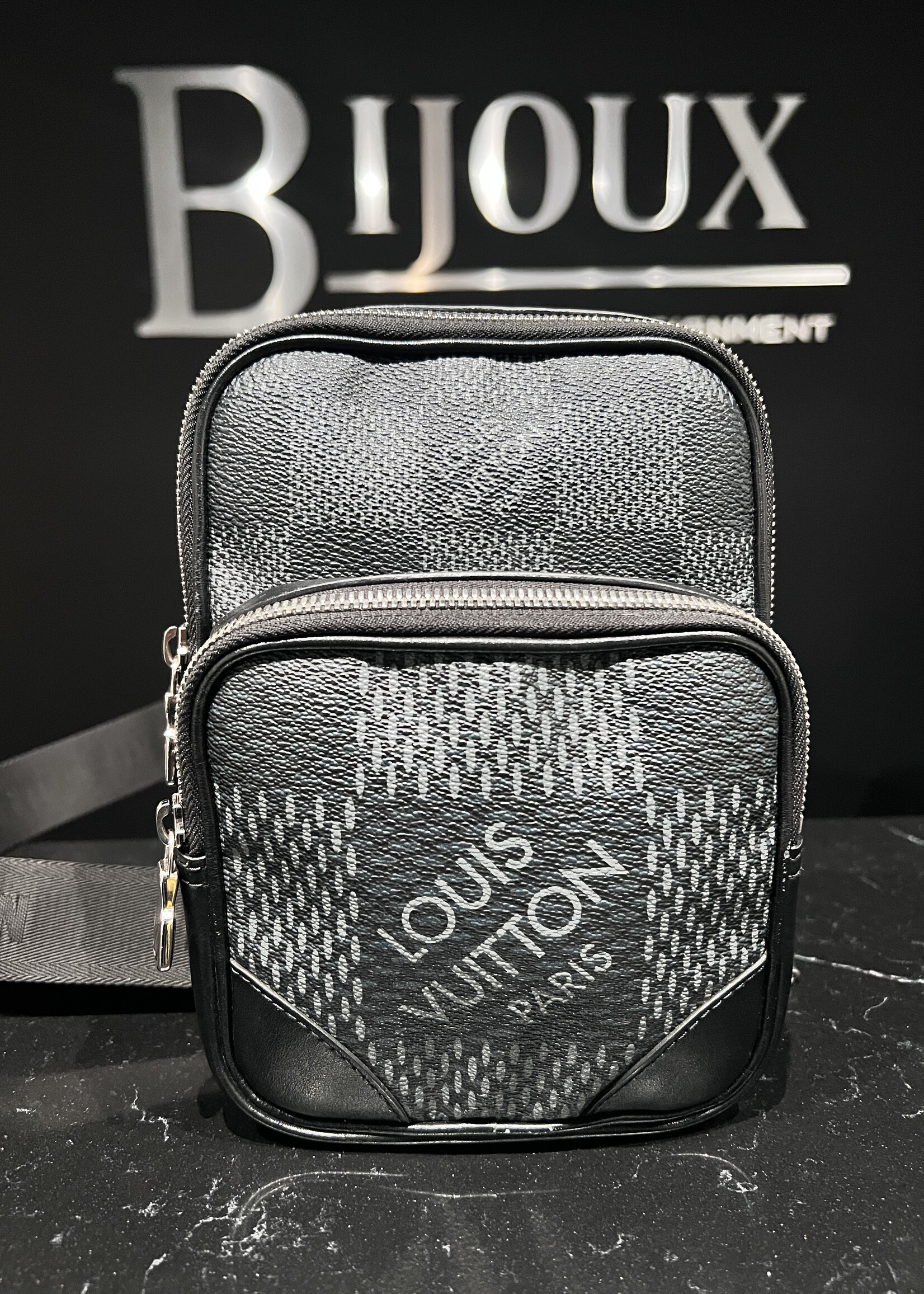 Louis Vuitton SOLD - Louis Vuitton Messenger Damier Graphite