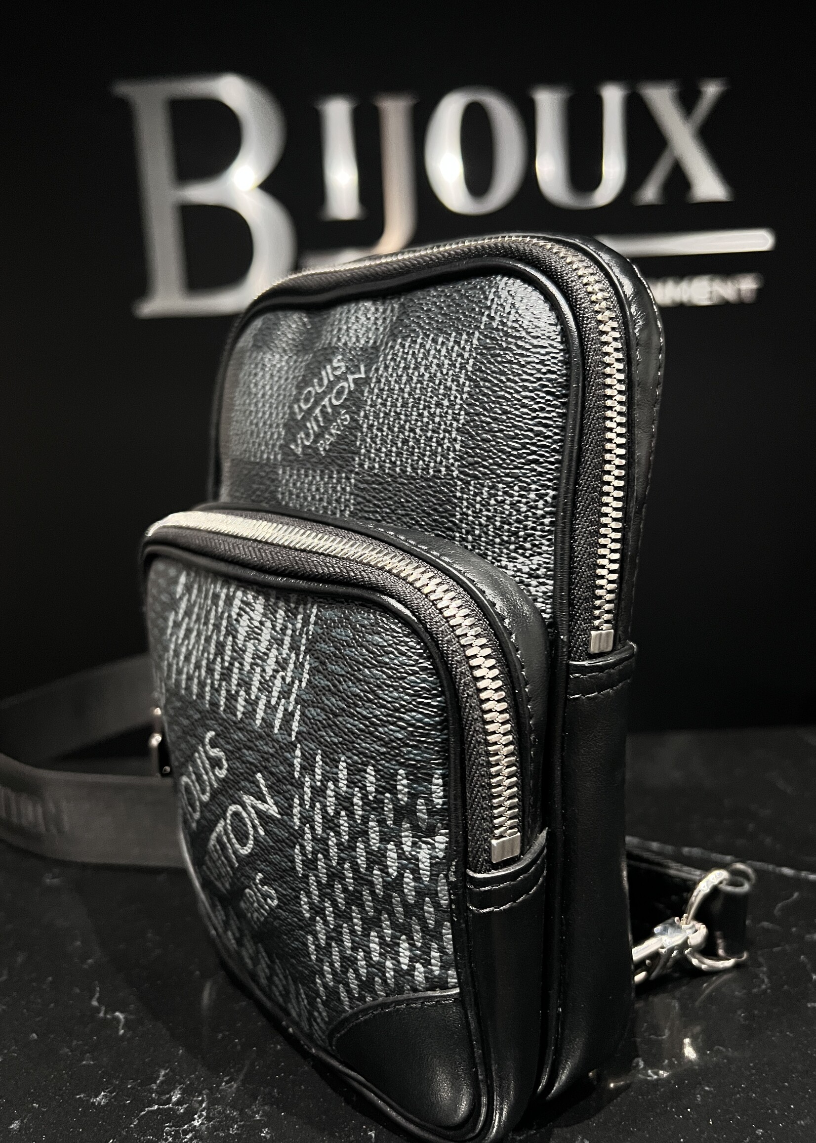 Louis Vuitton SOLD - Louis Vuitton Messenger Damier Graphite
