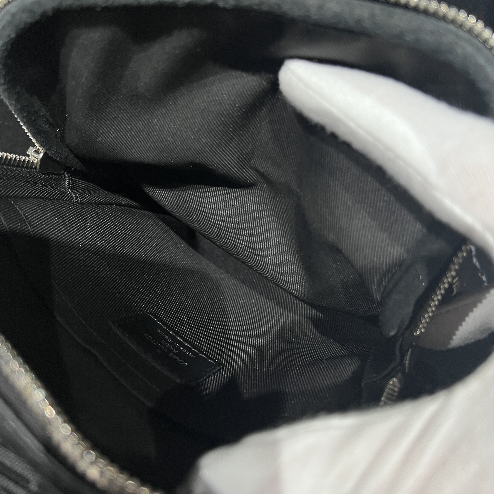 Louis Vuitton SOLD - Louis Vuitton Messenger Damier Graphite