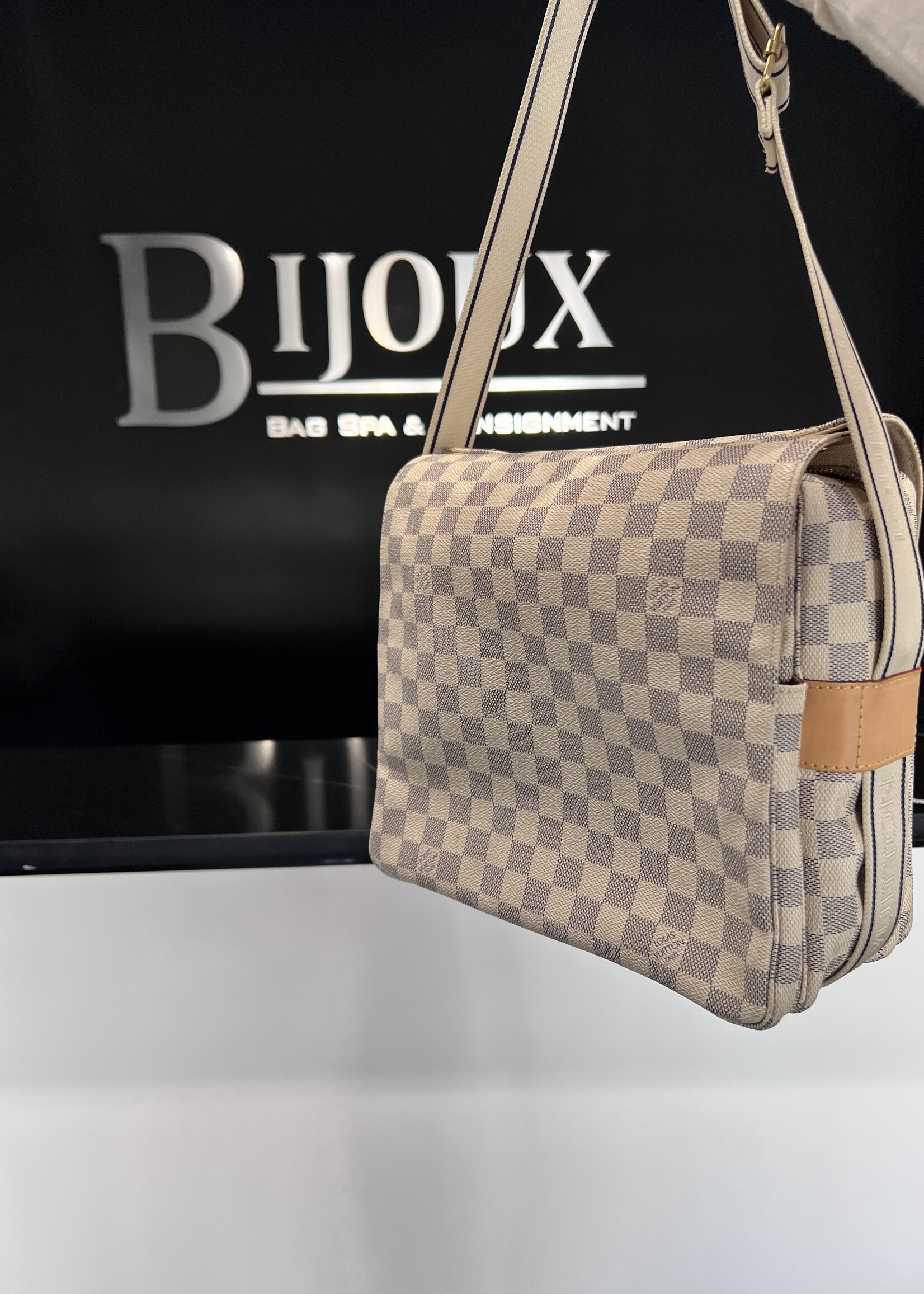 Louis Vuitton SOLD - Louis Vuitton Naviglio Damier Azur Messenger