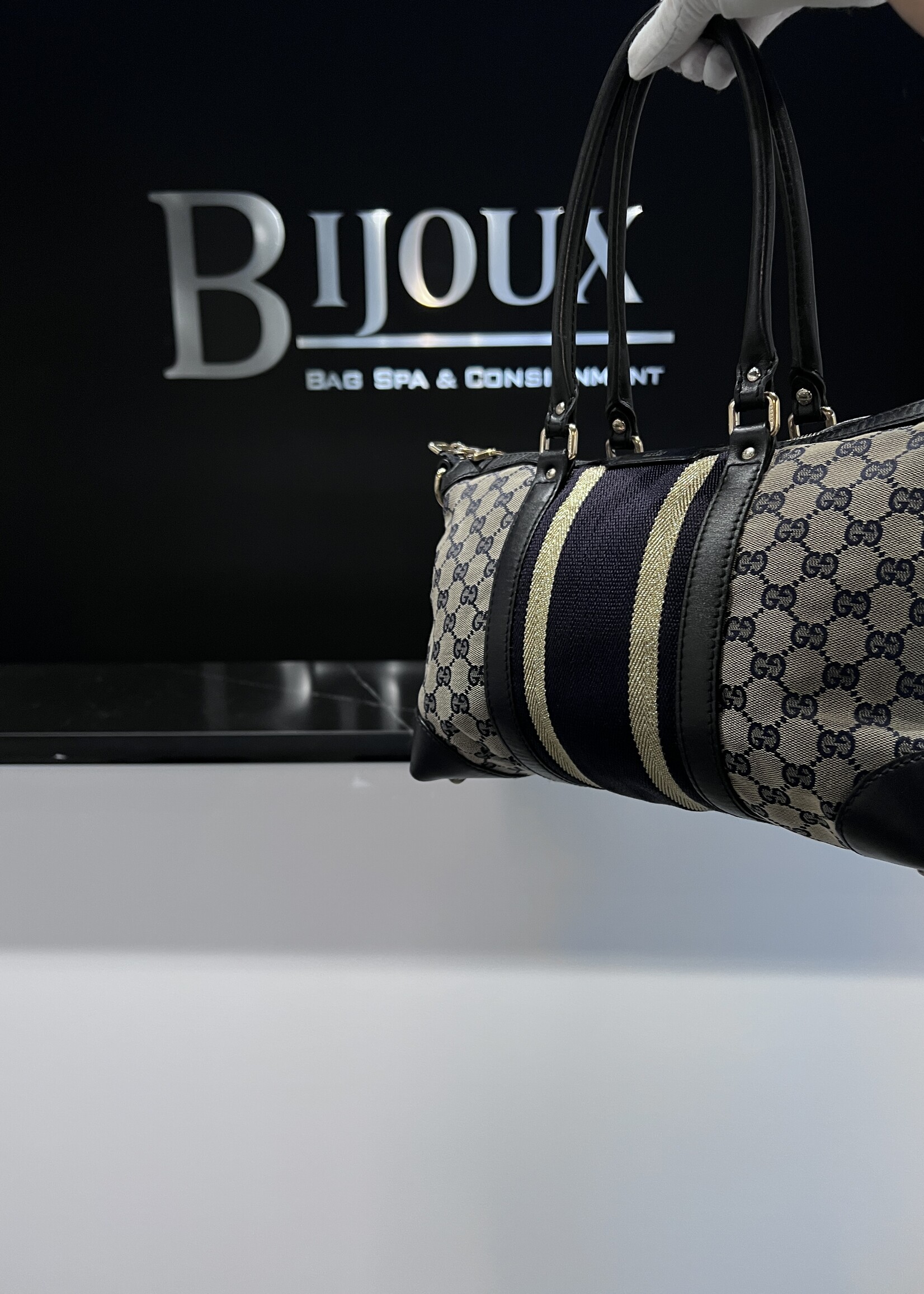 Gucci SOLD - Gucci Weekender Medium Bag