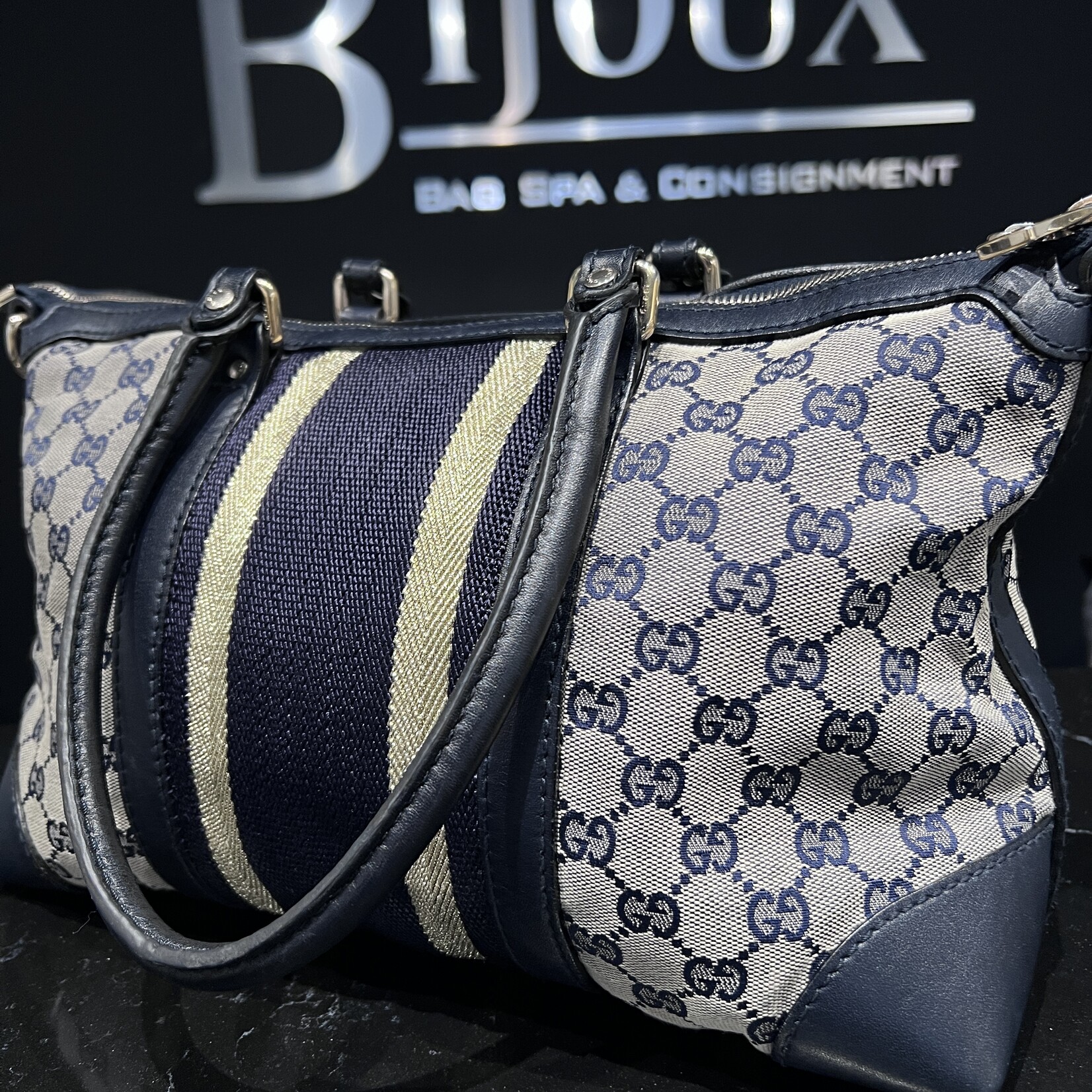 Gucci SOLD - Gucci Weekender Medium Bag