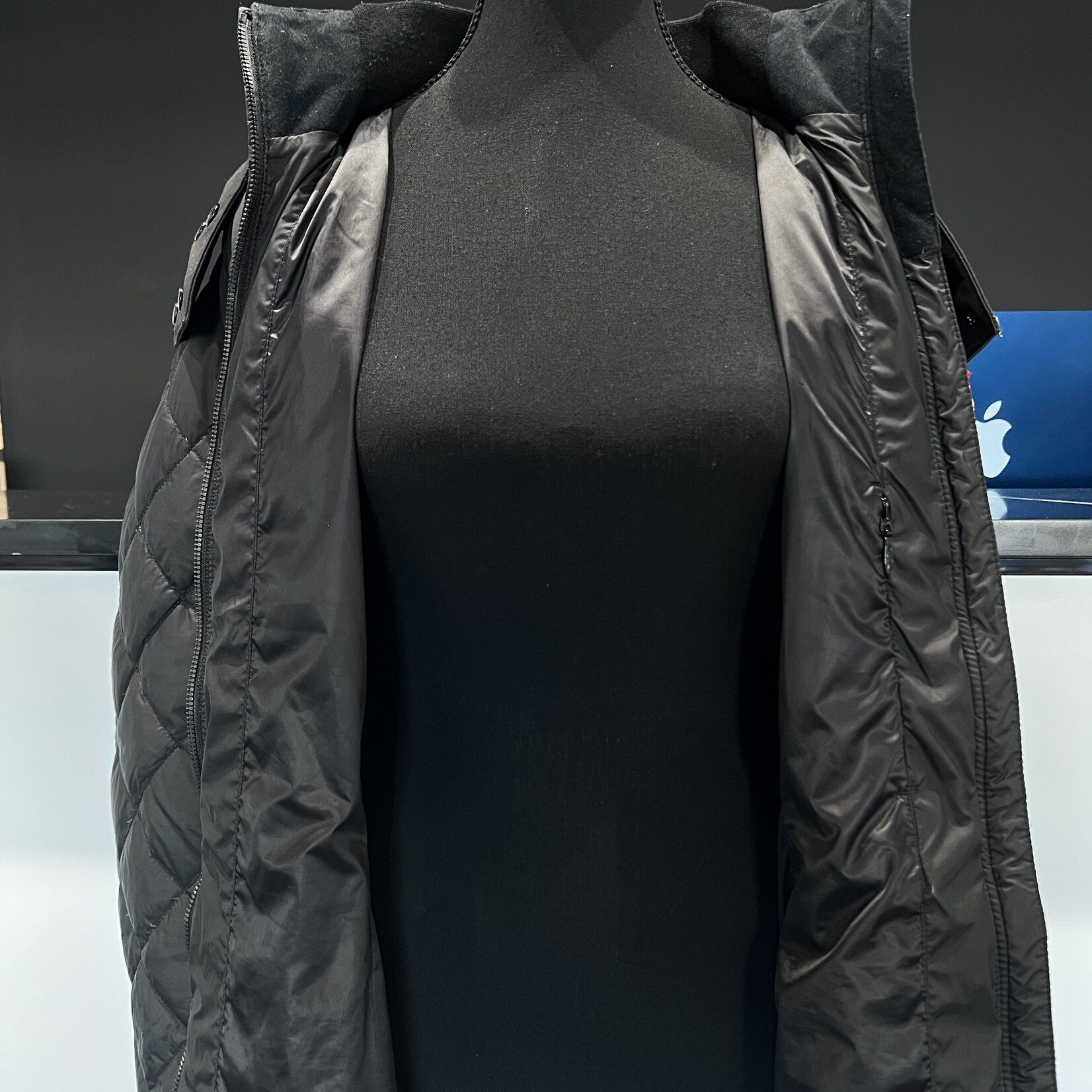 SOLD - Canada Goose Stellarton Jacket