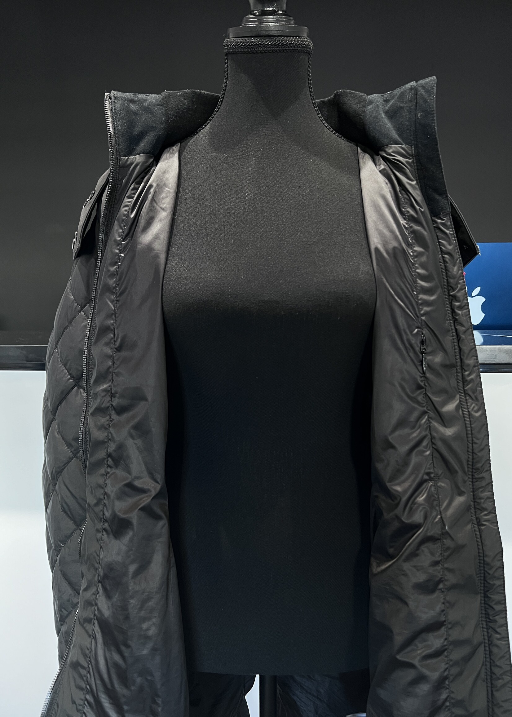SOLD - Canada Goose Stellarton Jacket