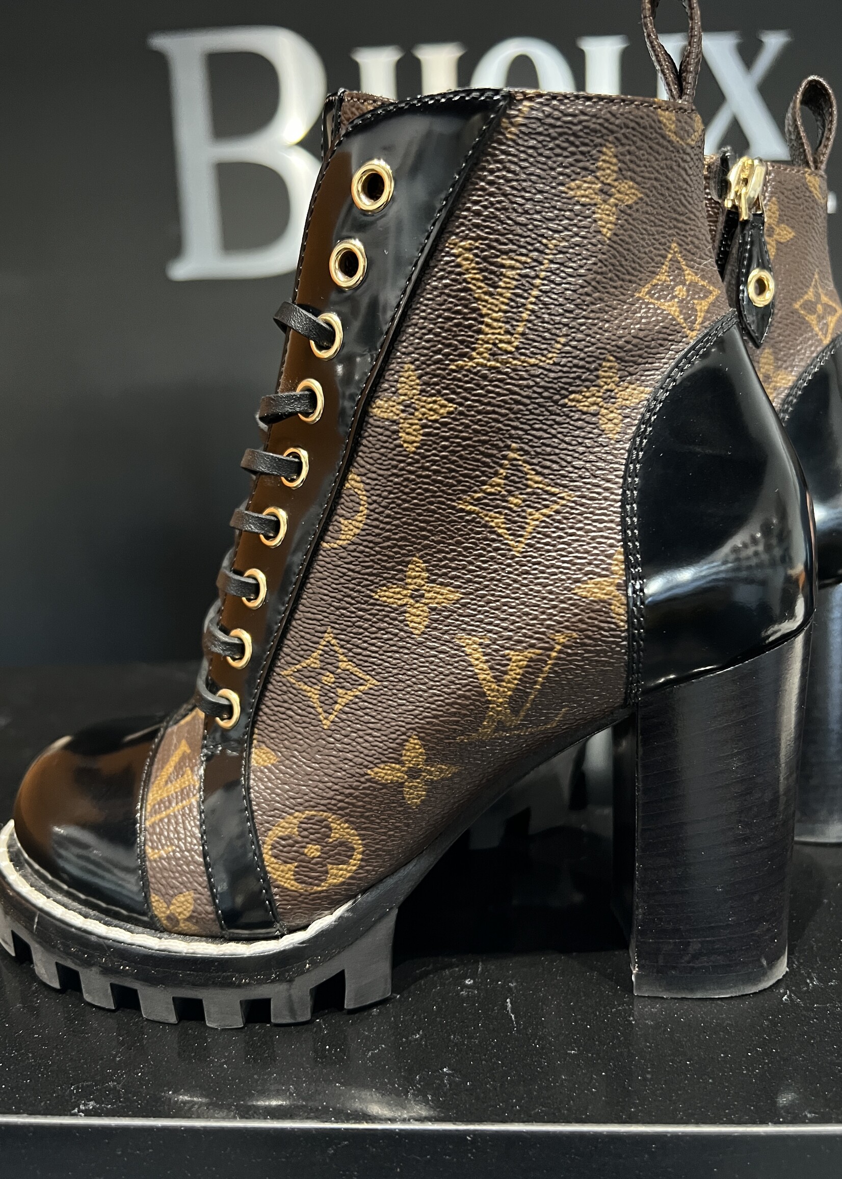 Louis Vuitton Louis Vuitton Star Boots 35