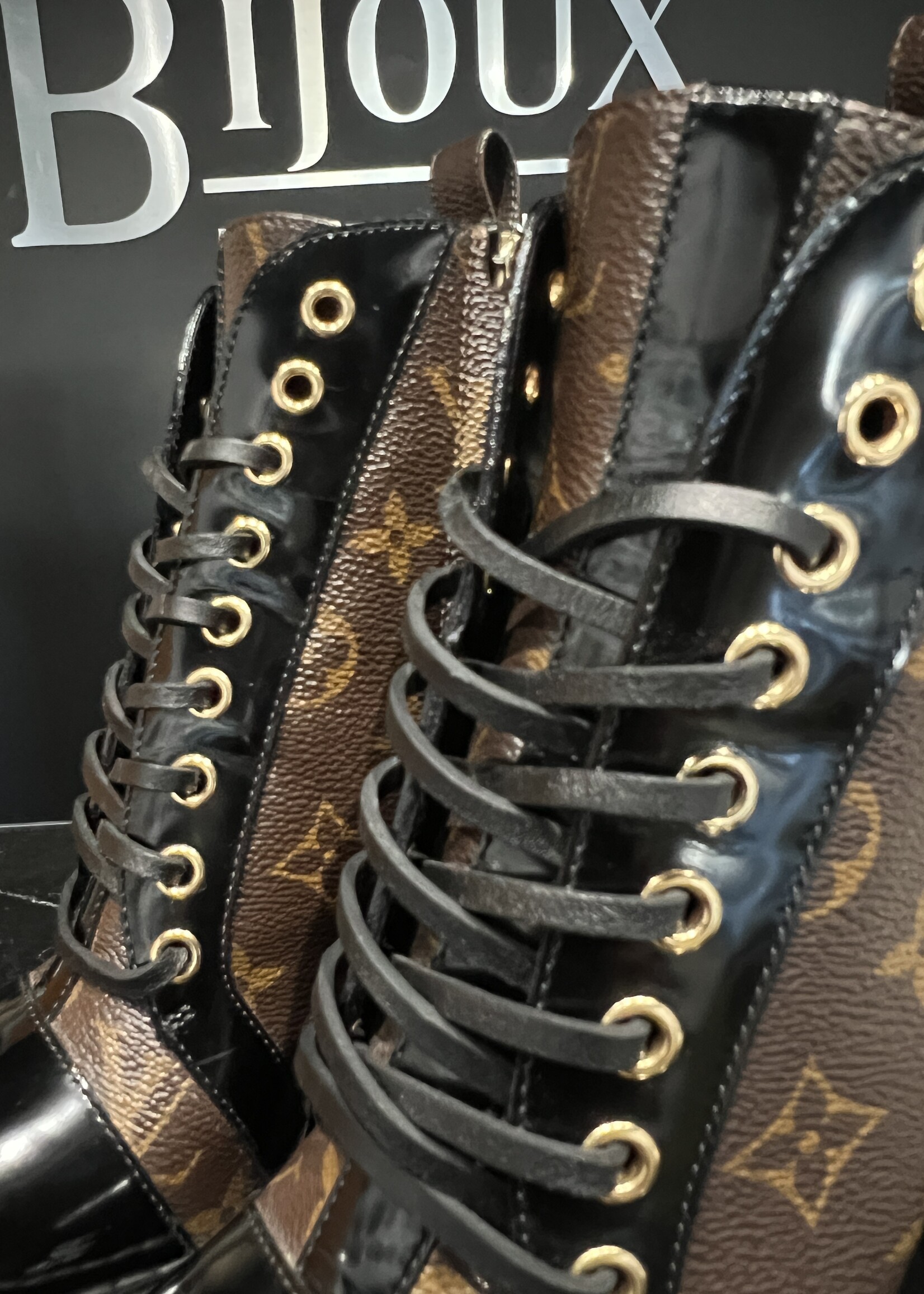 Louis Vuitton Louis Vuitton Star Boots 35