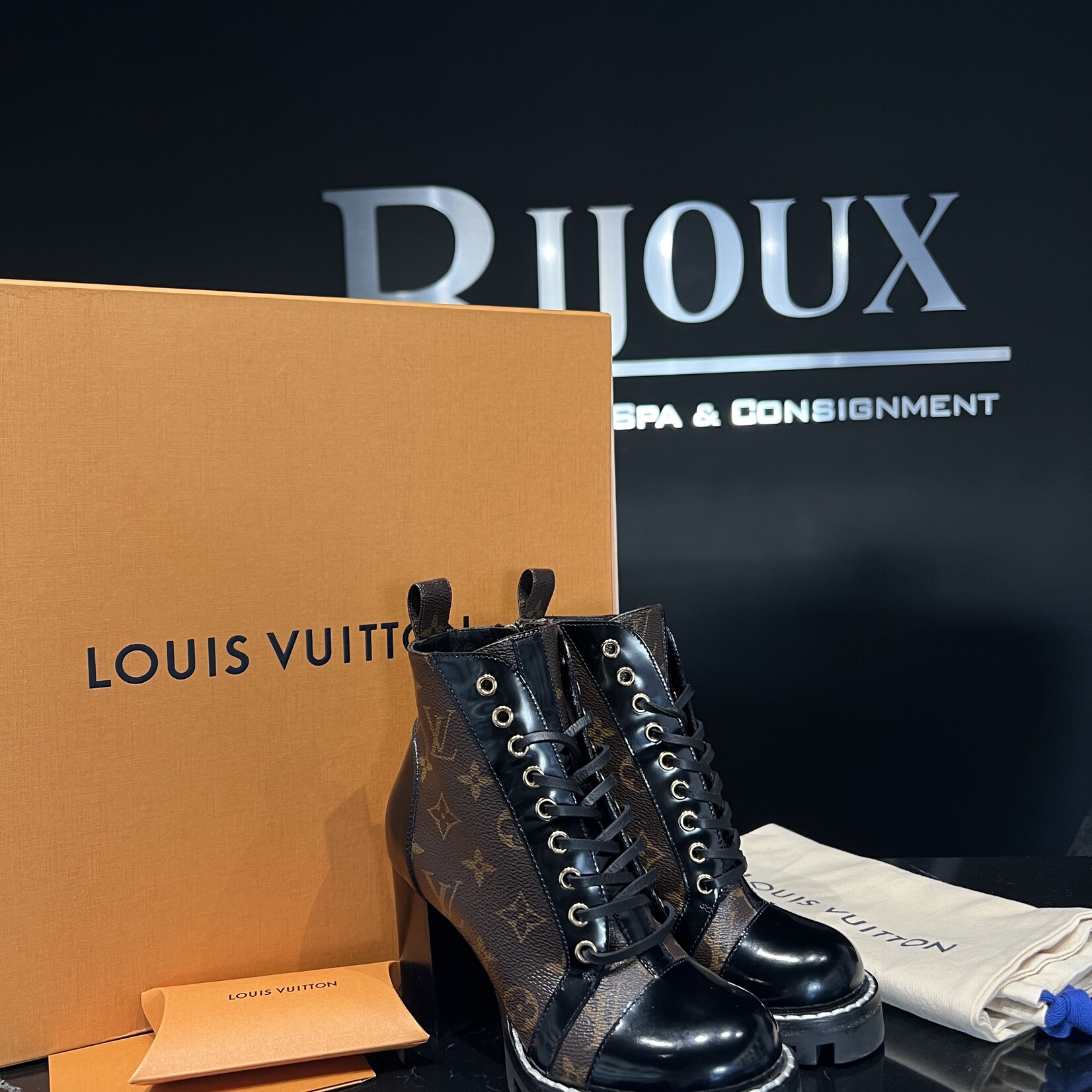 Louis Vuitton Louis Vuitton Star Boots 35