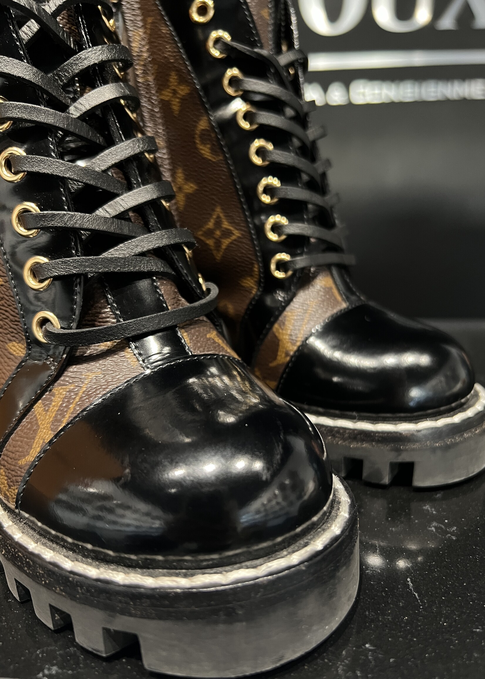 Louis Vuitton Louis Vuitton Star Boots 35