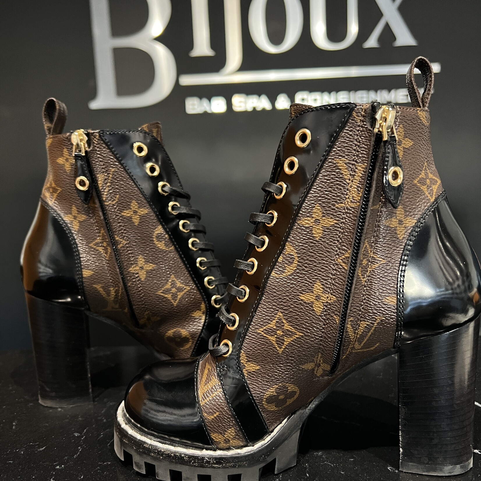 Louis Vuitton Louis Vuitton Star Boots 35