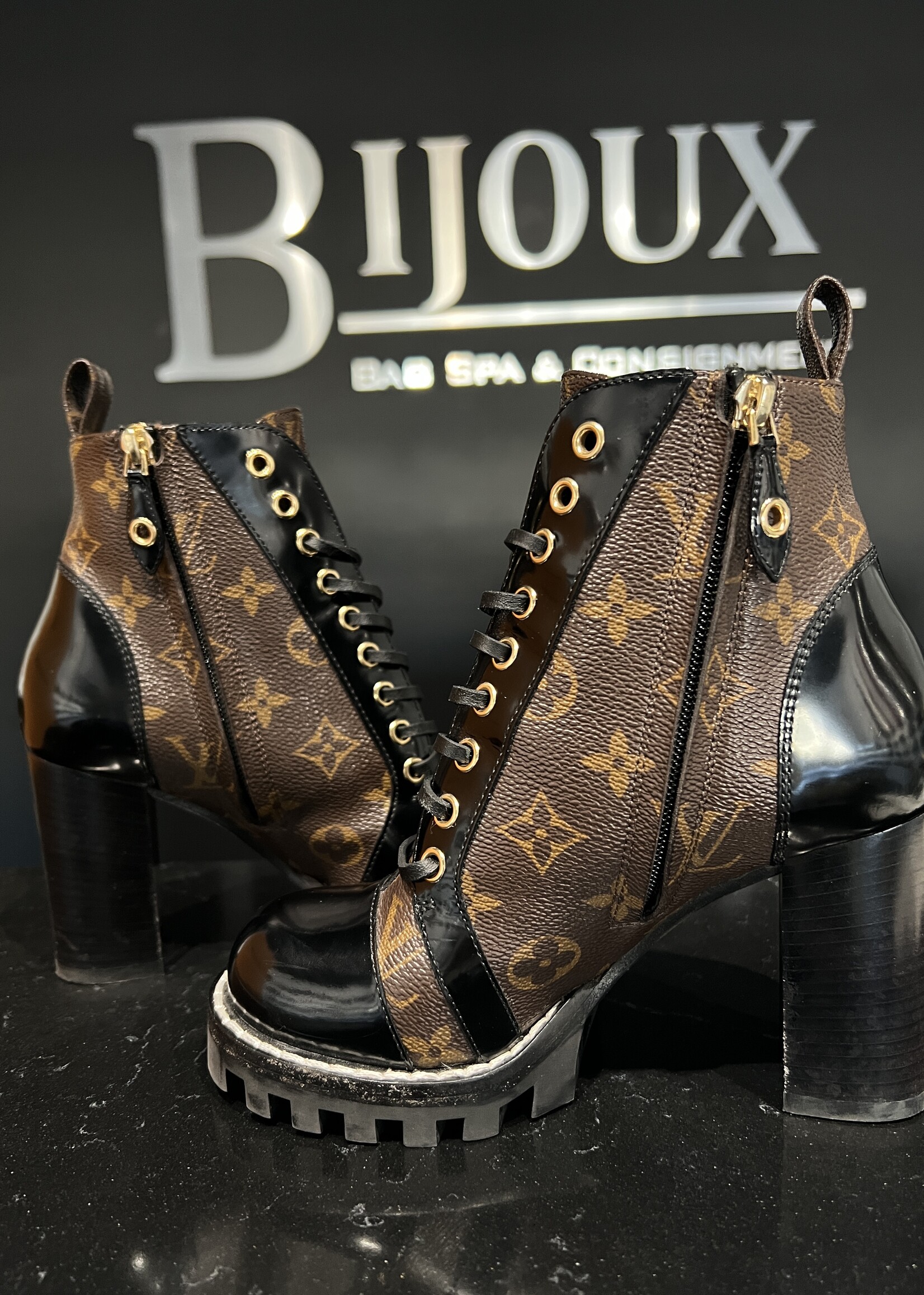 Louis Vuitton Louis Vuitton Star Boots 35