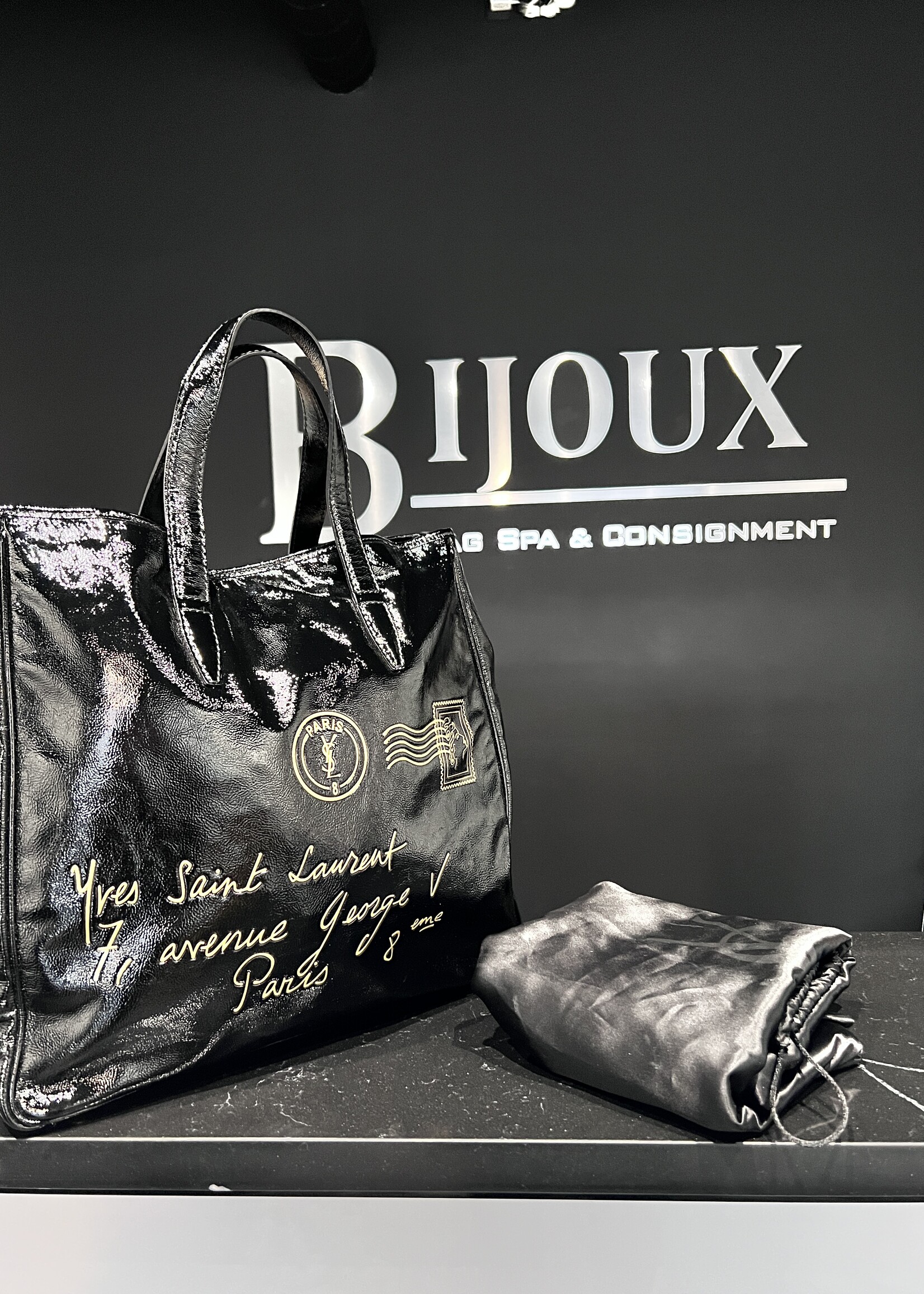 Saint Laurent SOLD - Saint Laurent Y Mail Tote